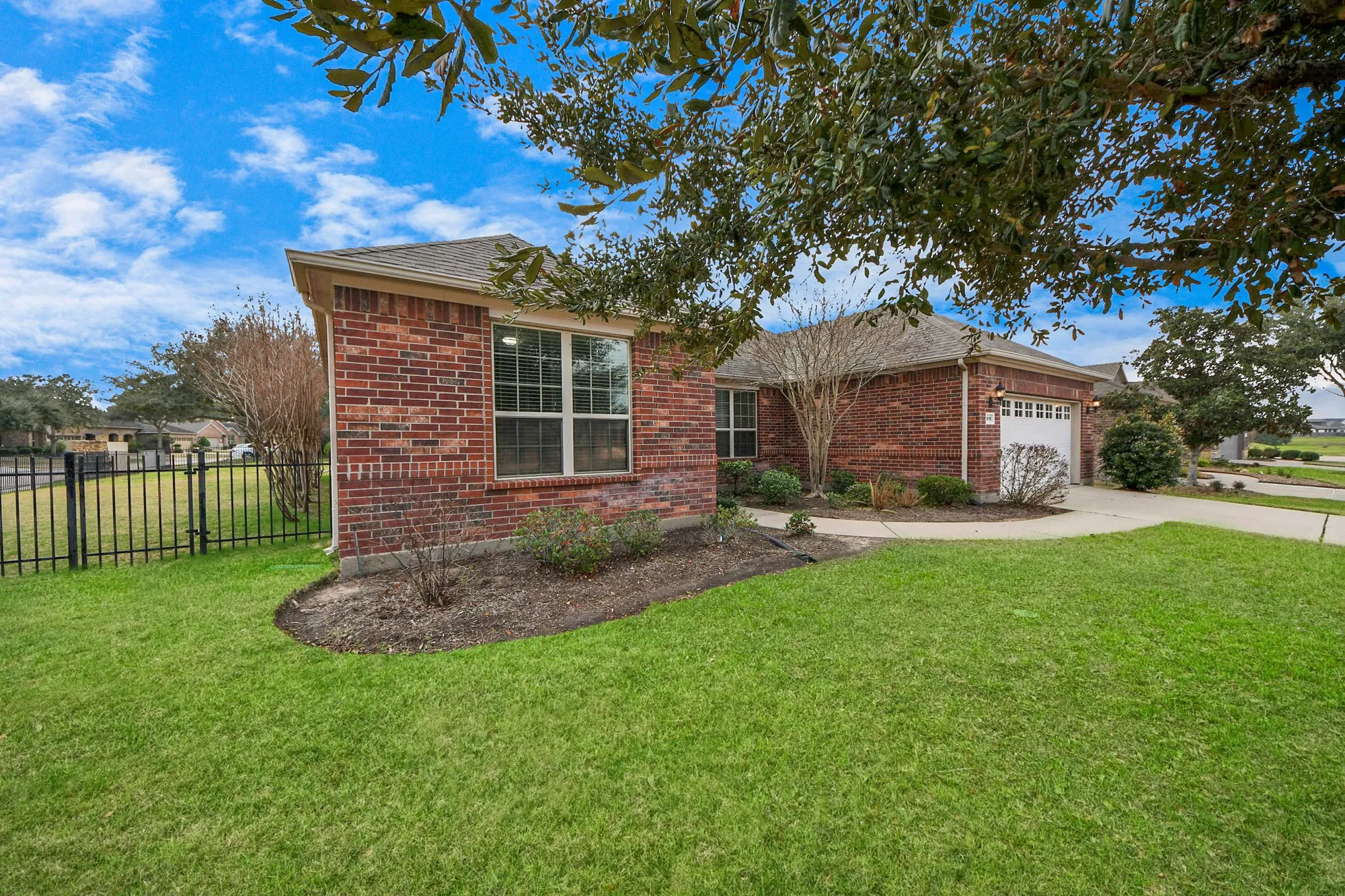 Property Slideshow image 2 of 23 | 2918 persimmon grv, Richmond, TX, 77469