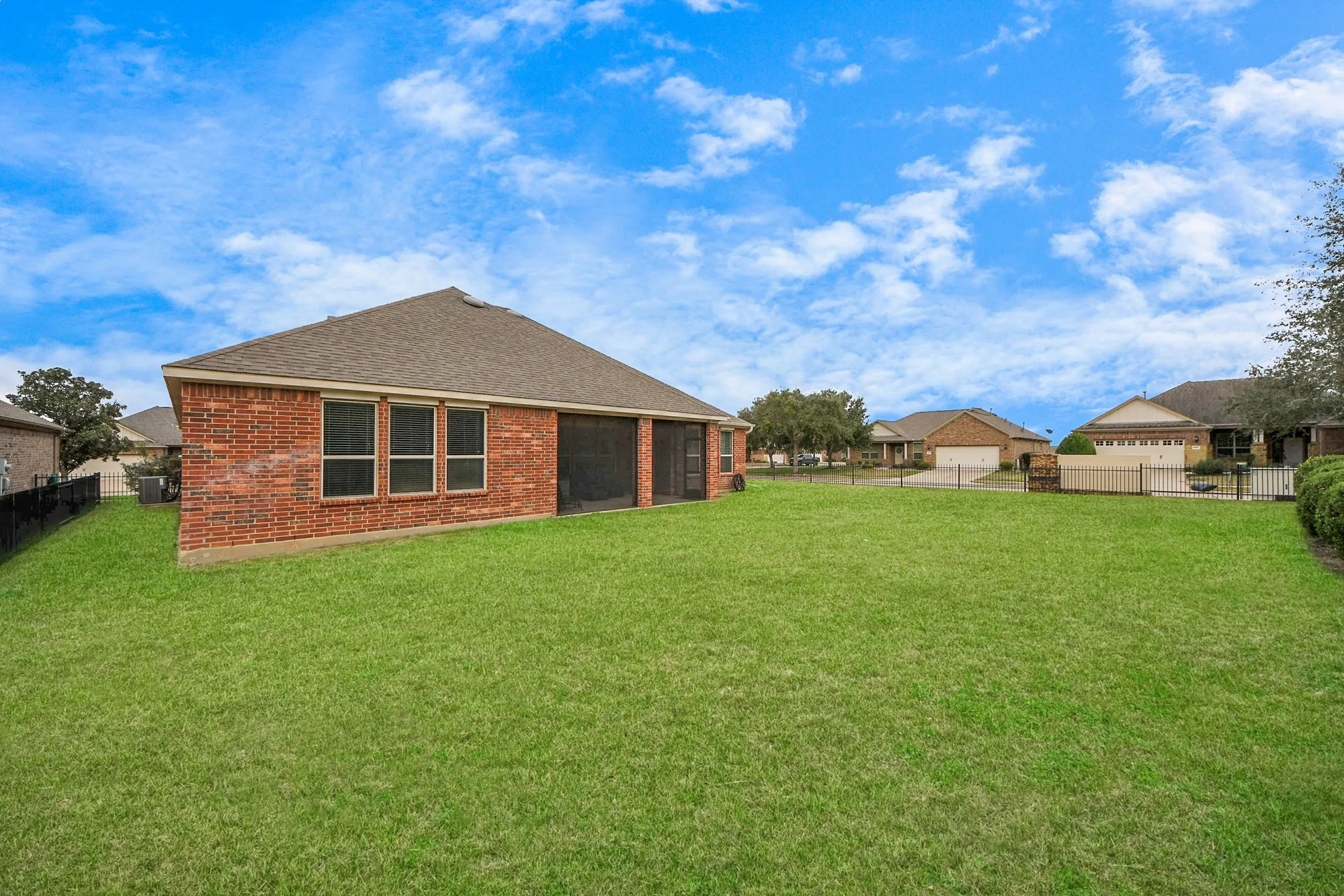 Property Slideshow image 21 of 23 | 2918 persimmon grv, Richmond, TX, 77469