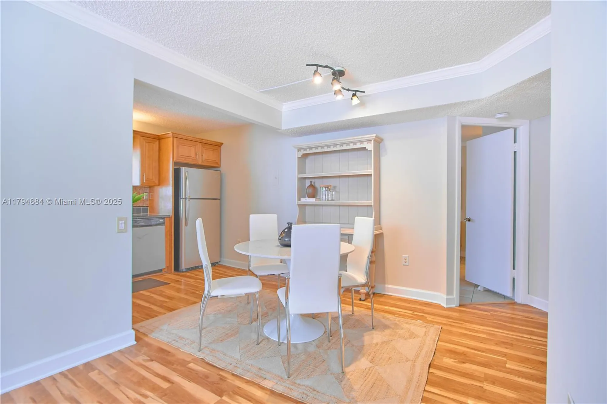 Property Slideshow image 11 of 39 | 9150 lime bay blvd apt 201, Tamarac, FL, 33321