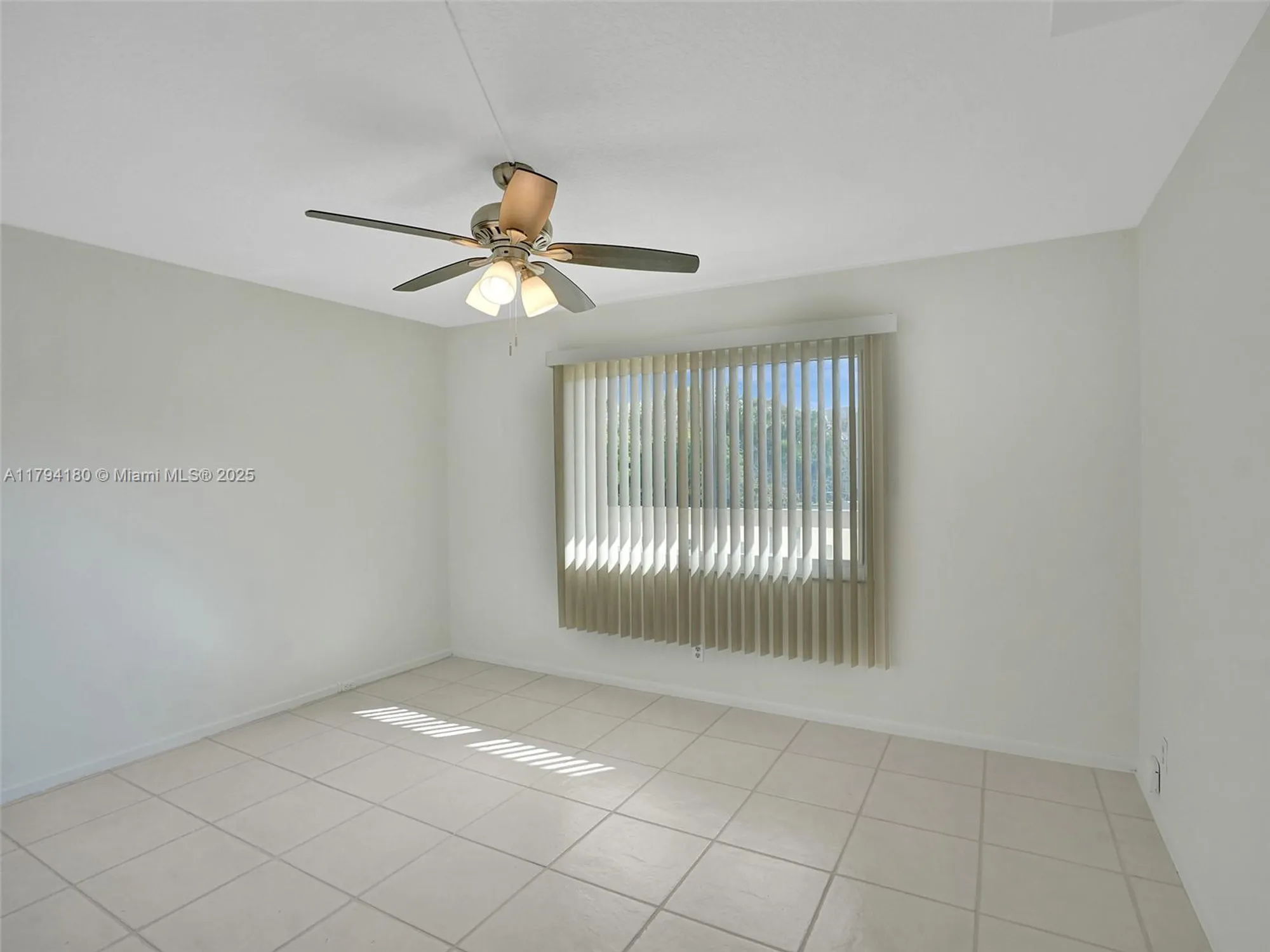 Property Slideshow image 14 of 48 | 3501 bimini ln k2, Coconut Creek, FL, 33066