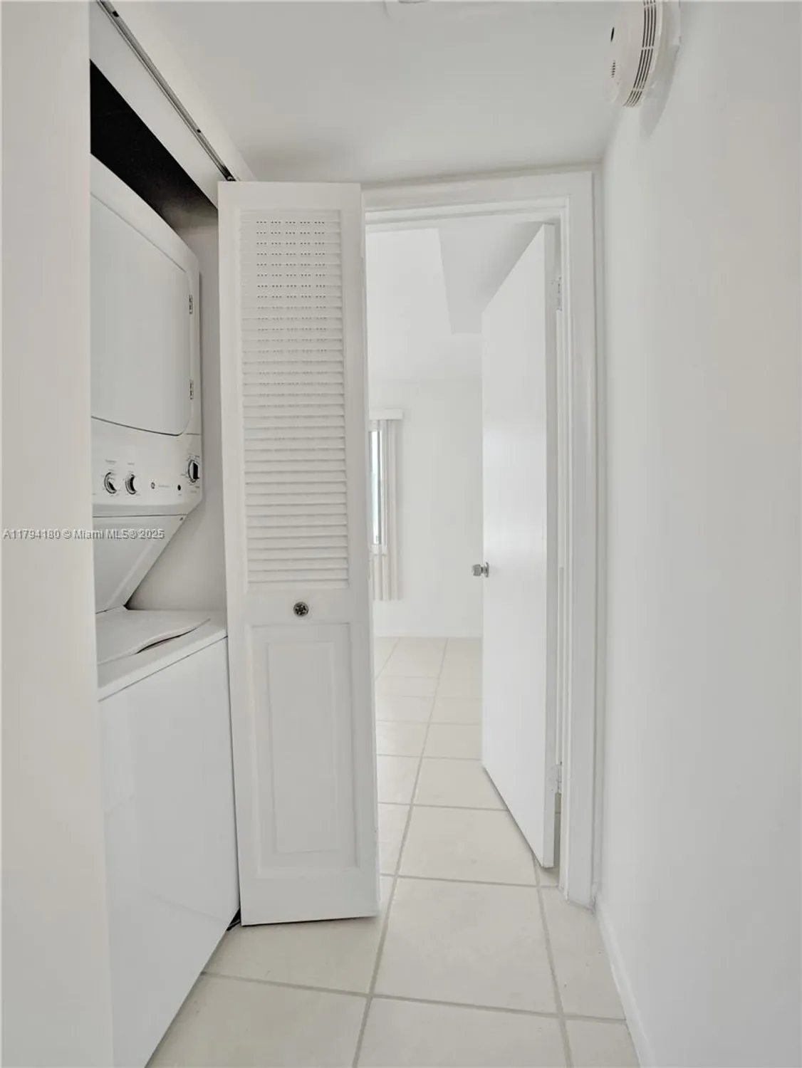 Property Slideshow image 13 of 48 | 3501 bimini ln k2, Coconut Creek, FL, 33066