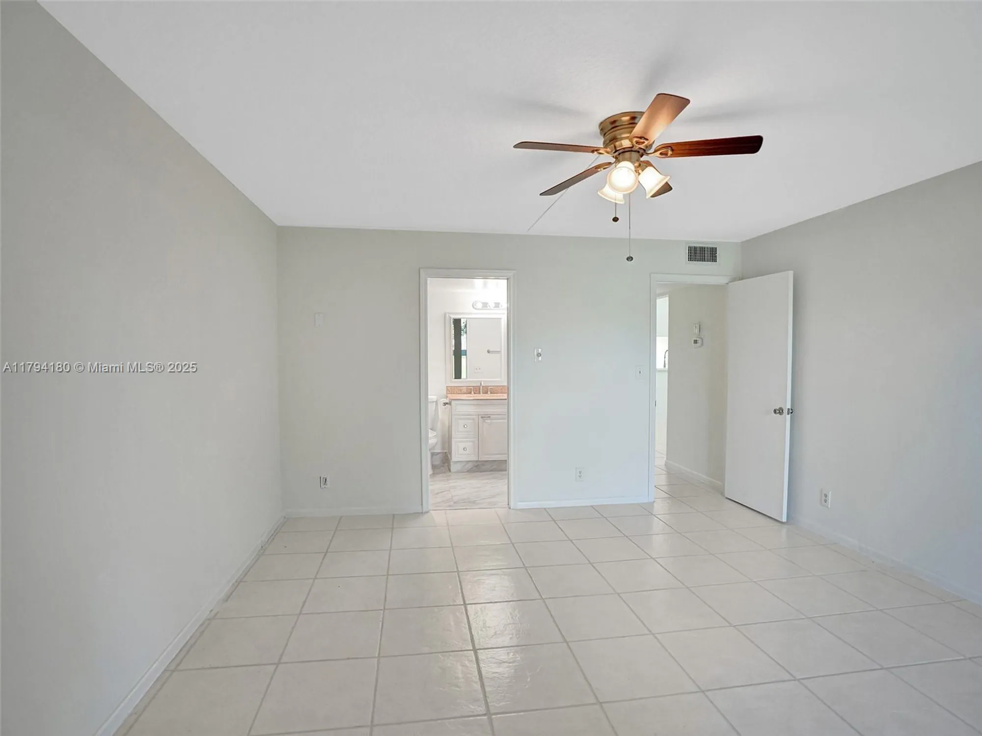 Property Slideshow image 9 of 48 | 3501 bimini ln k2, Coconut Creek, FL, 33066