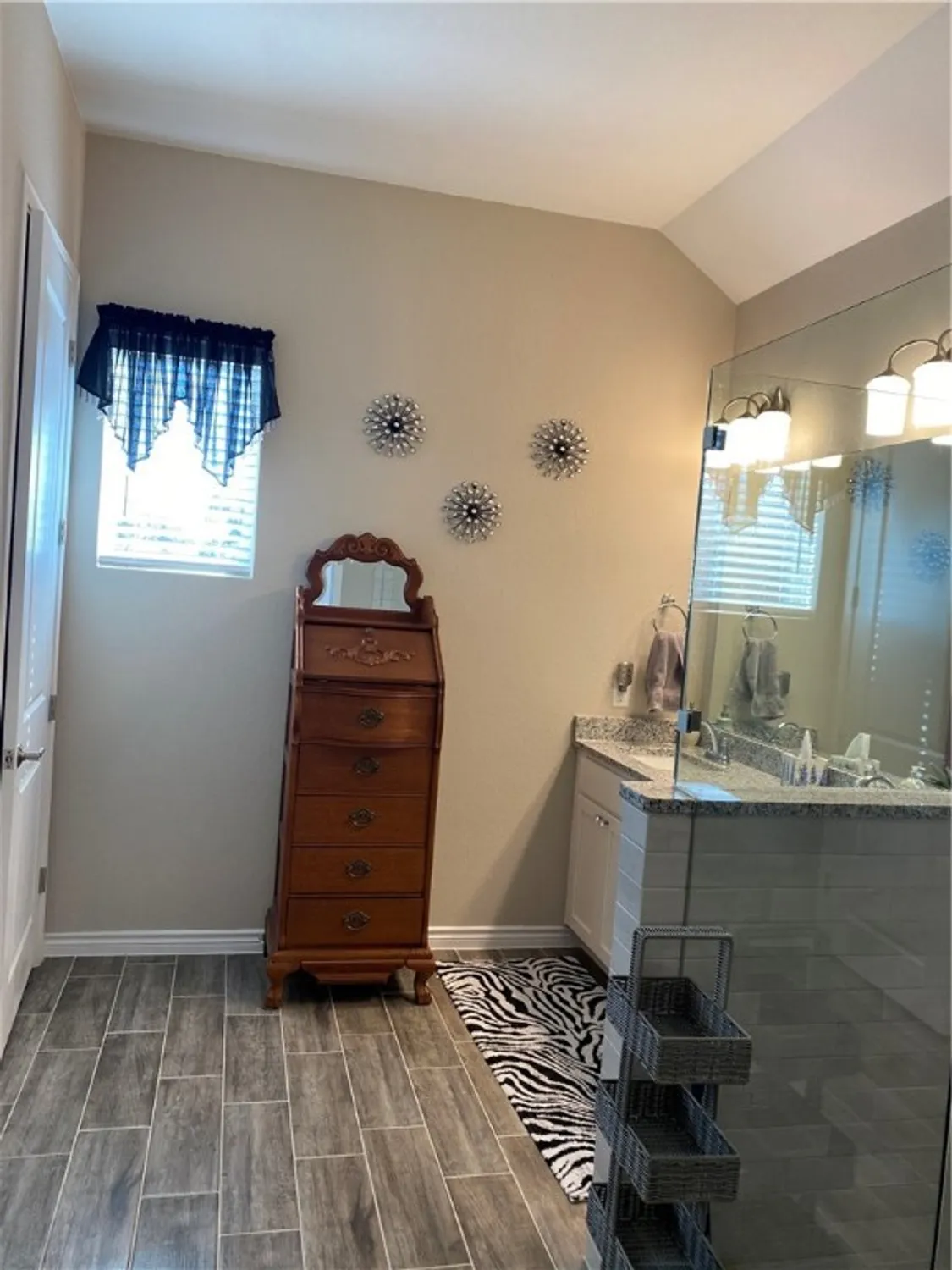 Property Slideshow image 13 of 35 | 117 bolivar way # 101, San Marcos, TX, 78666