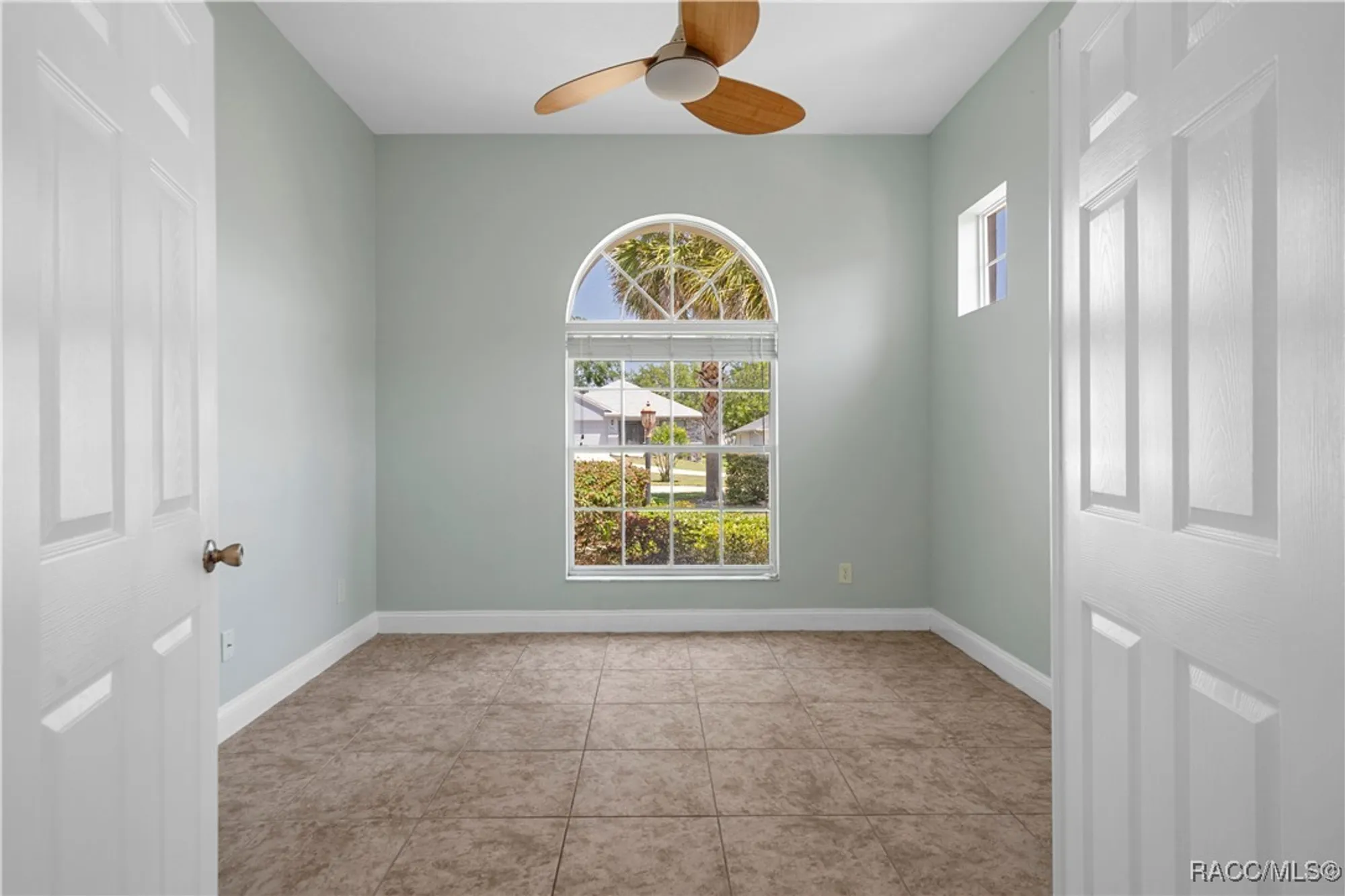 Property Slideshow image 9 of 45 | 1918 w crystal mae path, Lecanto, FL, 34461