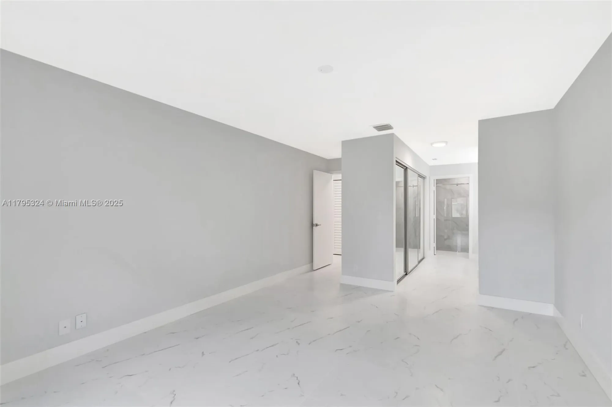 Property Slideshow image 19 of 50 | 8055 sweetbriar way, Boca Raton, FL, 33496