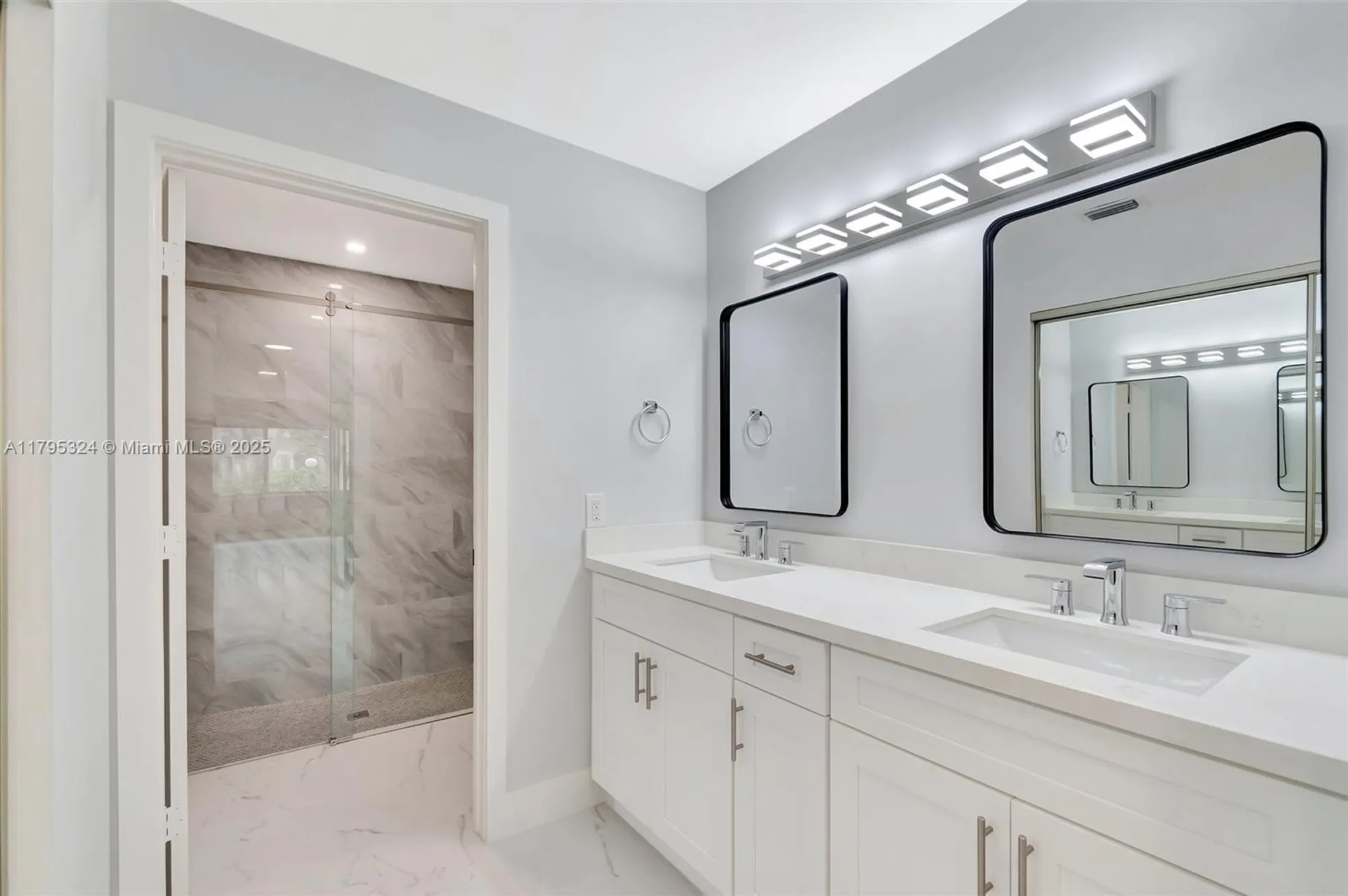 Property Slideshow image 21 of 50 | 8055 sweetbriar way, Boca Raton, FL, 33496