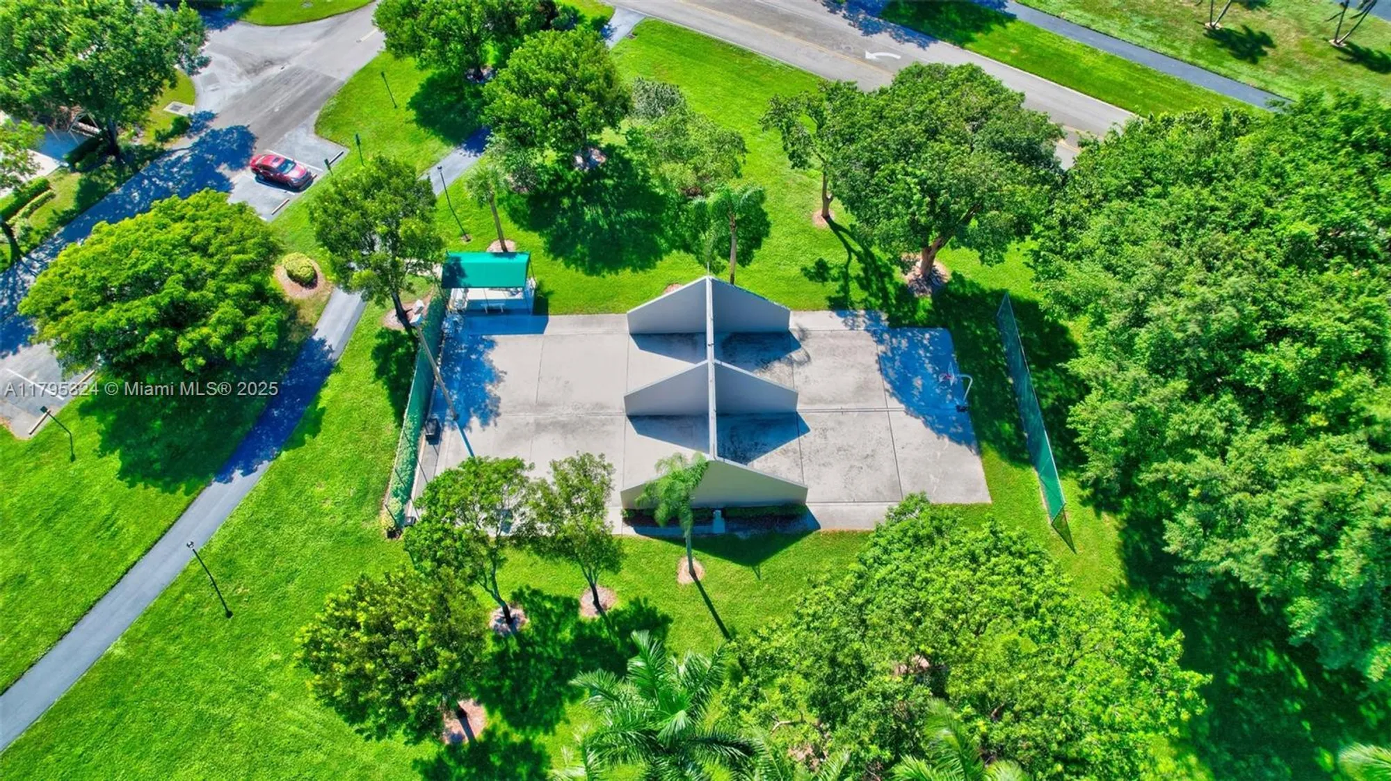 Property Slideshow image 34 of 50 | 8055 sweetbriar way, Boca Raton, FL, 33496