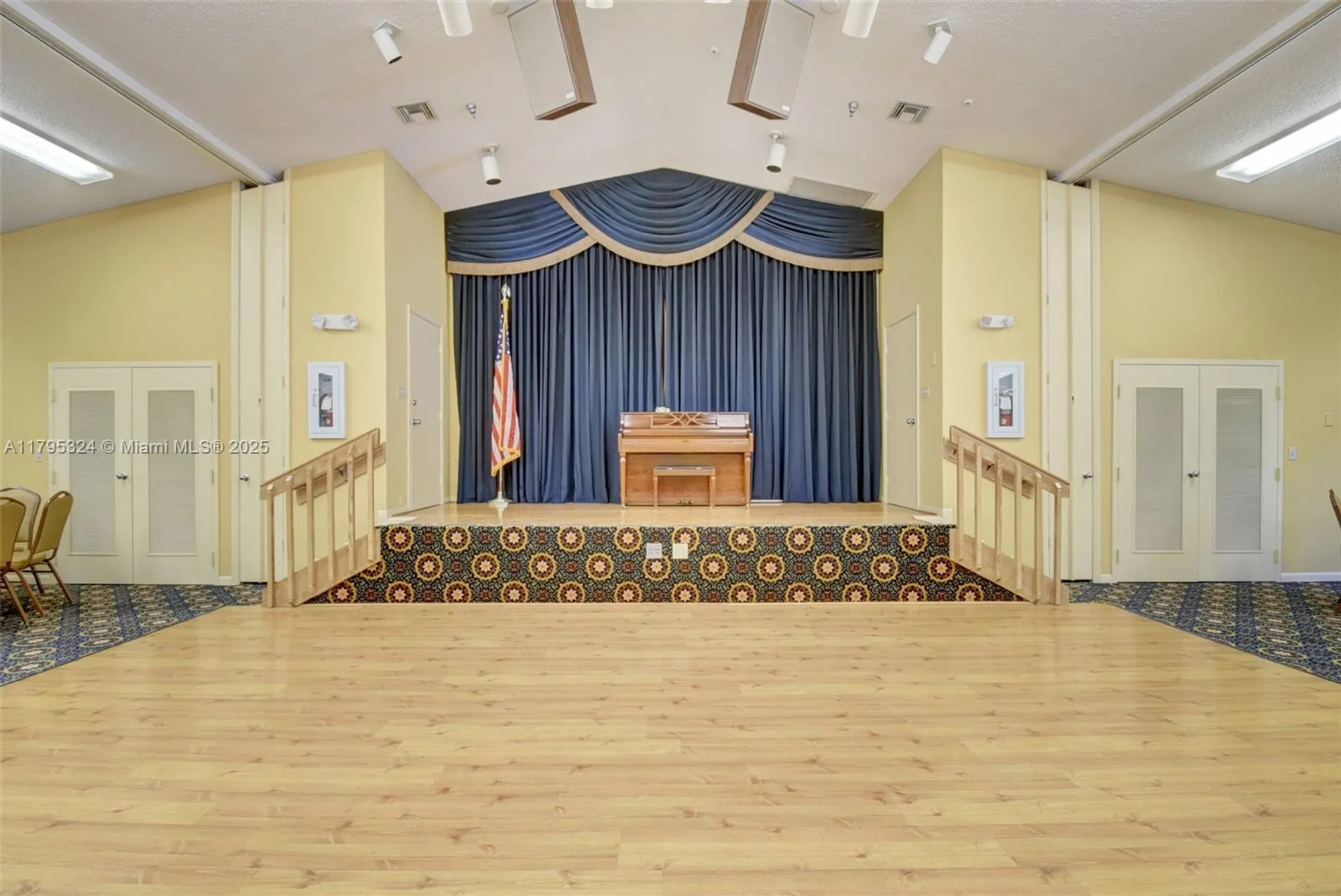 Property Slideshow image 39 of 50 | 8055 sweetbriar way, Boca Raton, FL, 33496