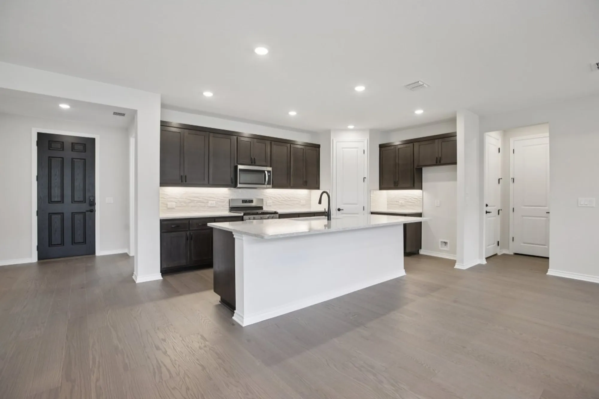 Property Slideshow image 11 of 31 | 105 antoinette way unit 101, San Marcos, TX, 78666