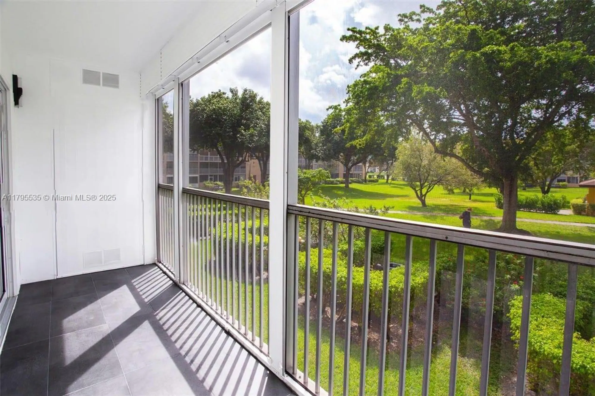 Property Slideshow image 27 of 43 | 13250 sw 7th ct l204, Pembroke Pines, FL, 33027