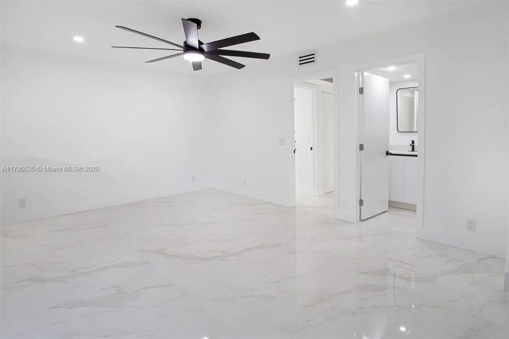 Property Slideshow image 20 of 43 | 13250 sw 7th ct l204, Pembroke Pines, FL, 33027