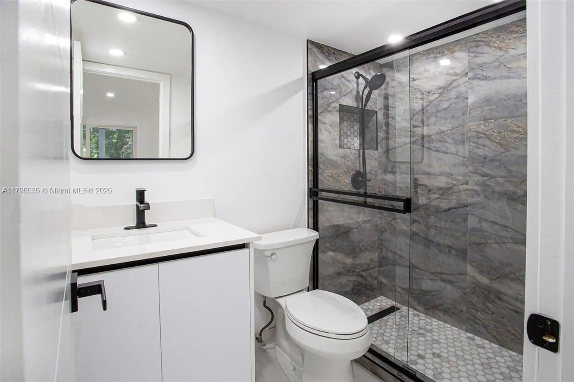 Property Slideshow image 22 of 43 | 13250 sw 7th ct l204, Pembroke Pines, FL, 33027