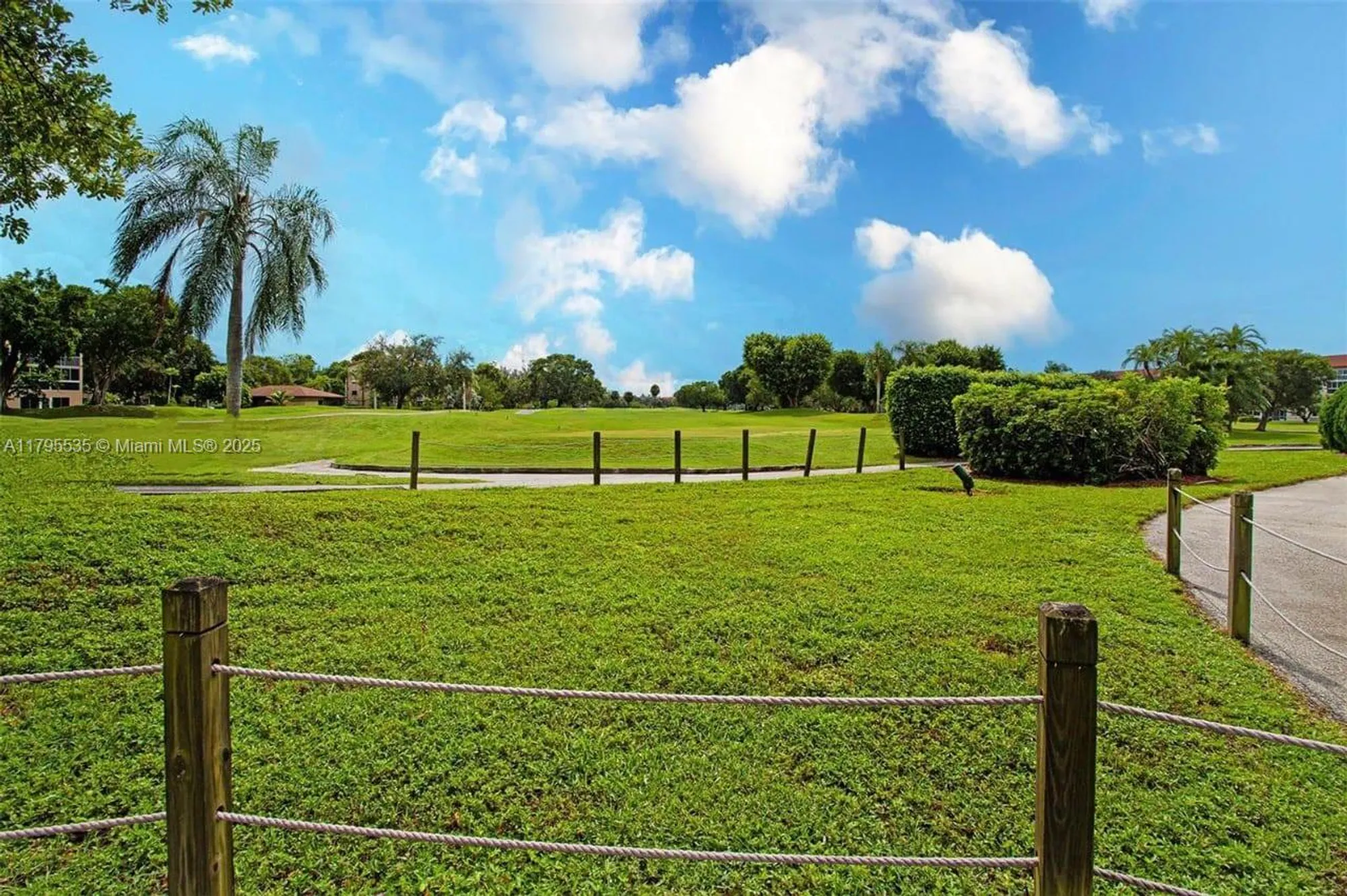 Property Slideshow image 38 of 43 | 13250 sw 7th ct l204, Pembroke Pines, FL, 33027