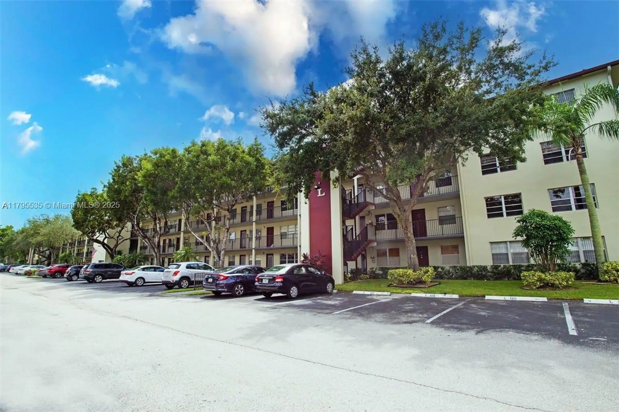 Property Slideshow image 30 of 43 | 13250 sw 7th ct l204, Pembroke Pines, FL, 33027