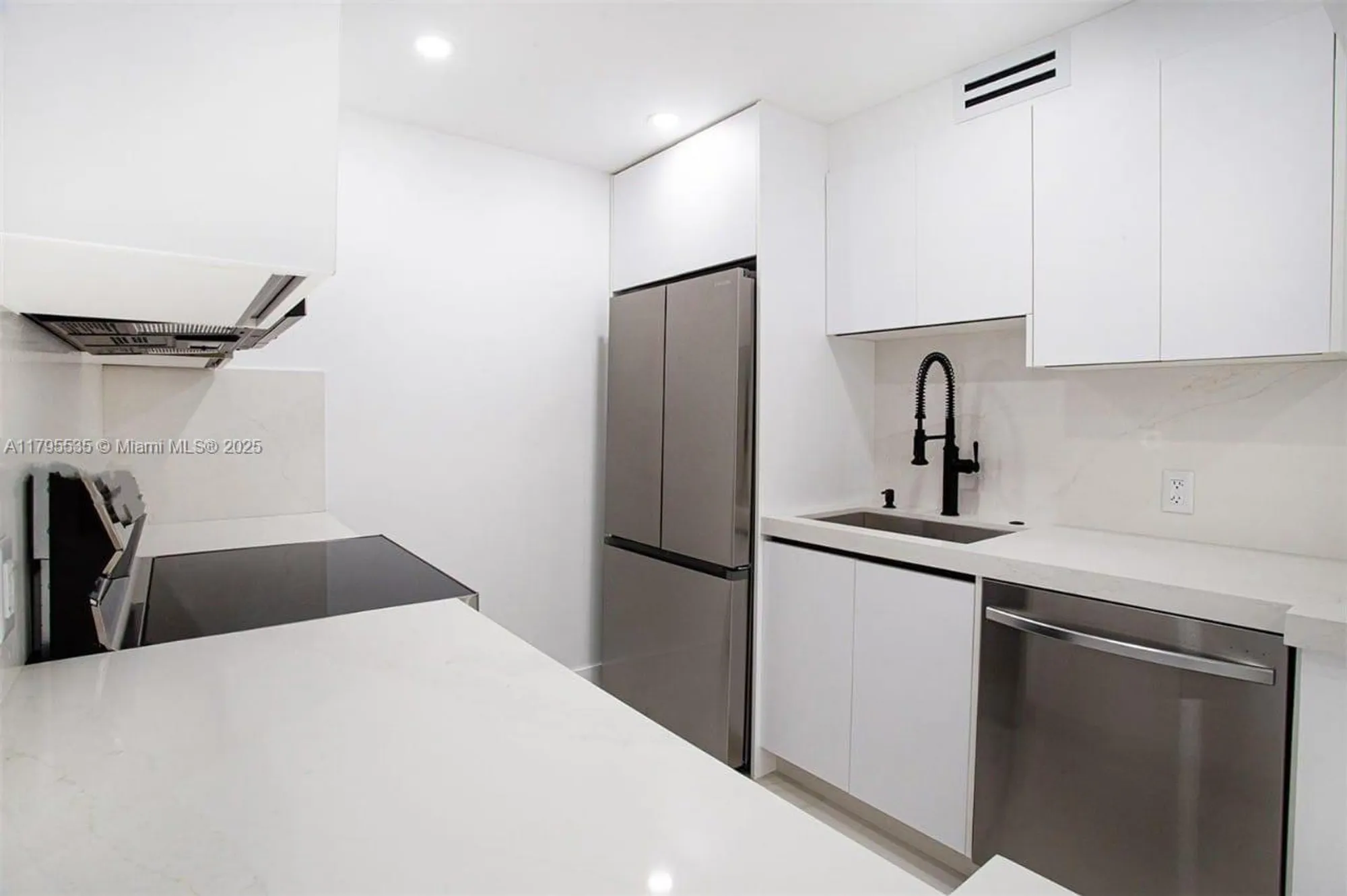 Property Slideshow image 7 of 43 | 13250 sw 7th ct l204, Pembroke Pines, FL, 33027