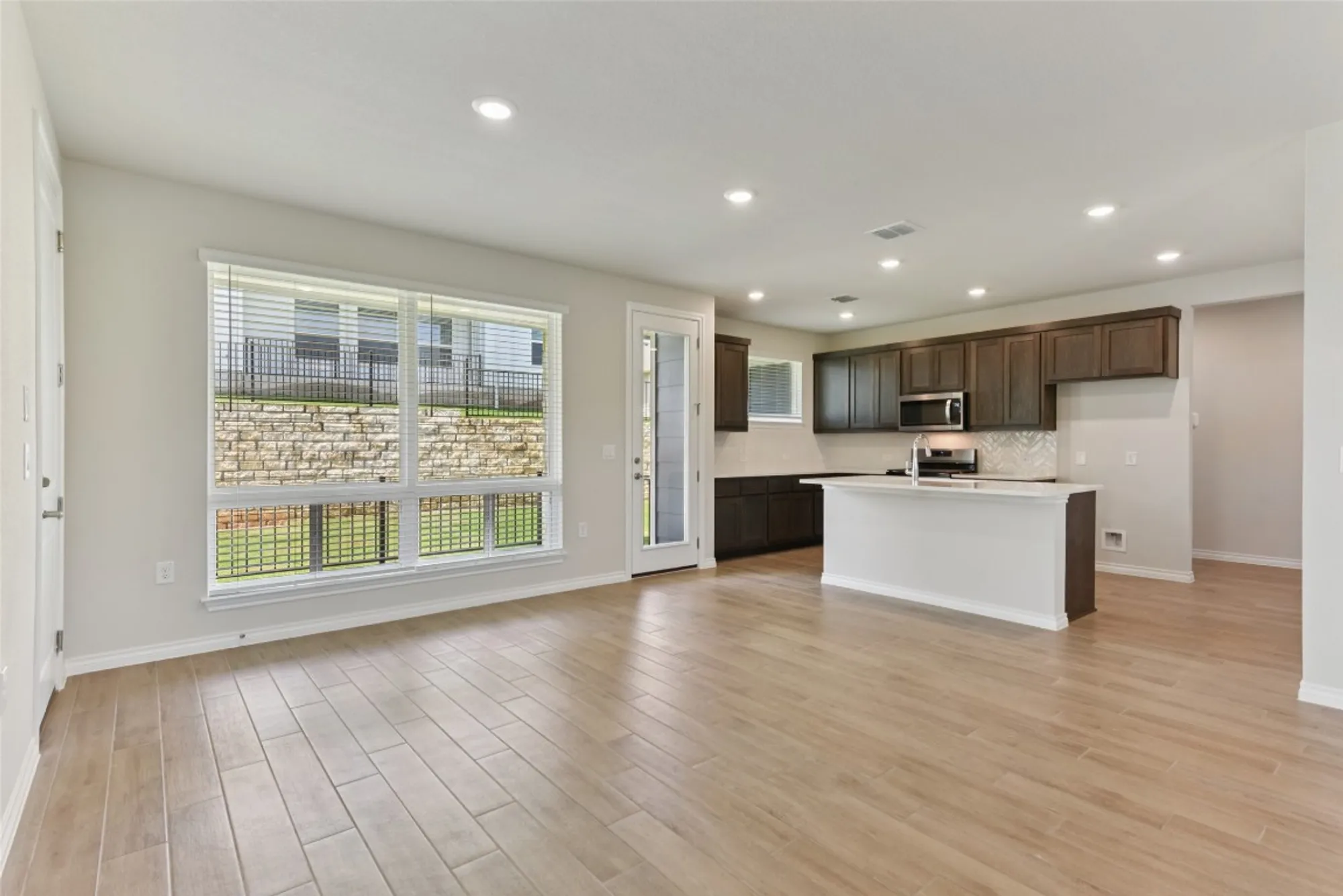 Property Slideshow image 5 of 21 | 105 antoinette way unit 103, San Marcos, TX, 78666