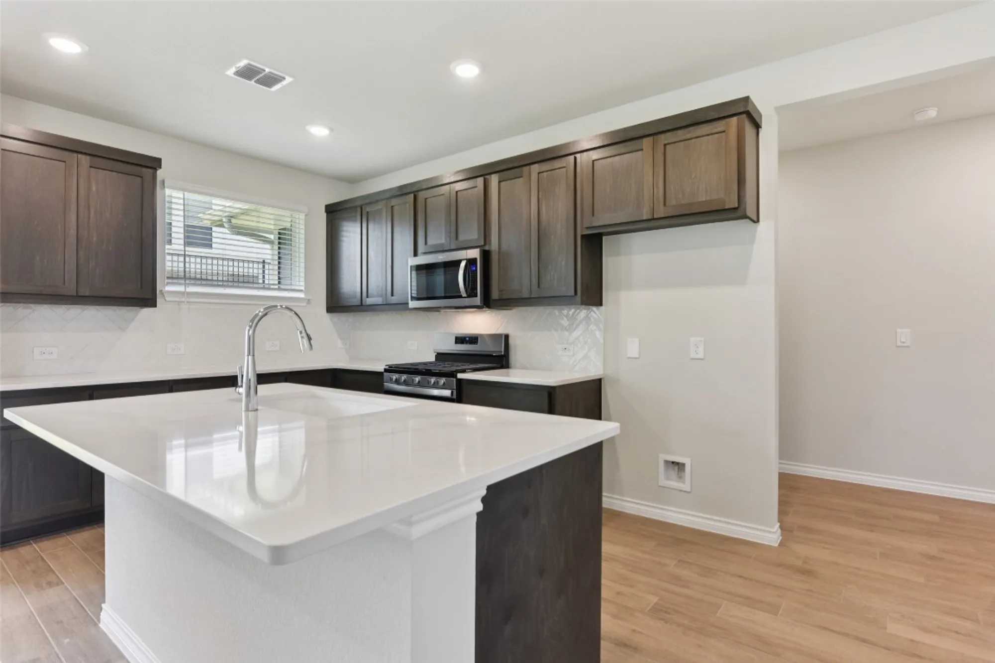 Property Slideshow image 7 of 21 | 105 antoinette way unit 103, San Marcos, TX, 78666