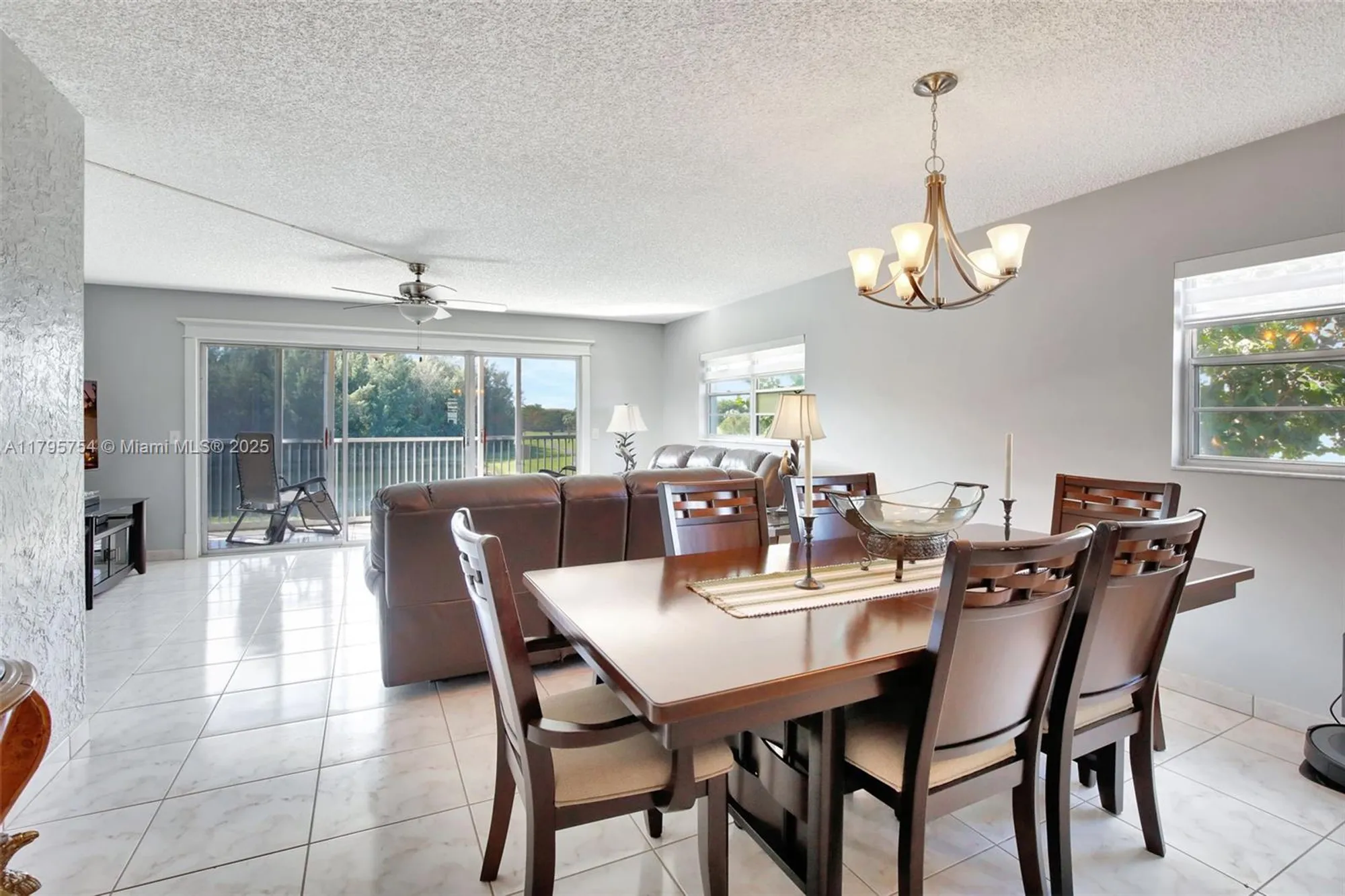 Property Slideshow image 15 of 38 | 900 sw 125th way r312, Pembroke Pines, FL, 33027