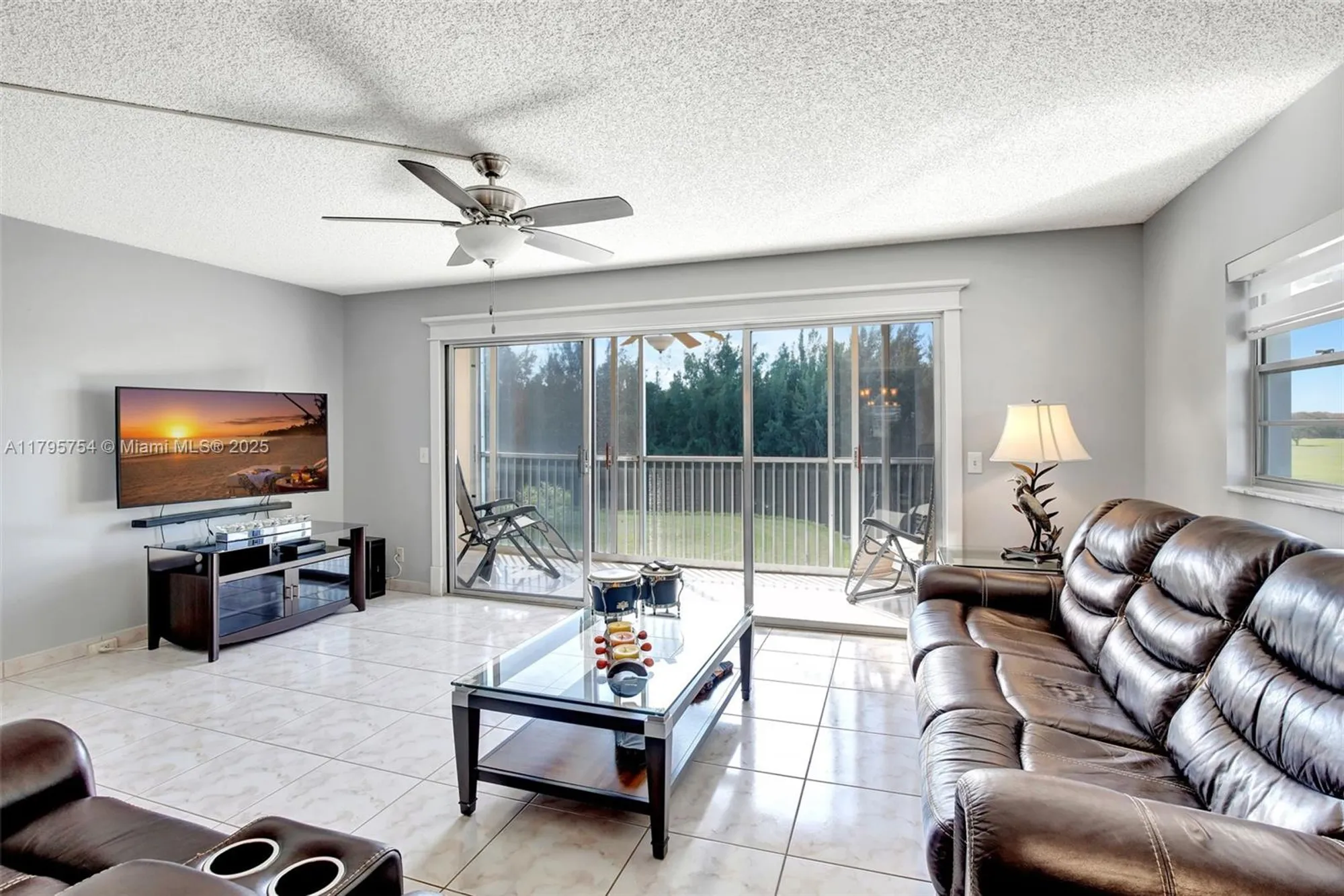 Property Slideshow image 18 of 38 | 900 sw 125th way r312, Pembroke Pines, FL, 33027