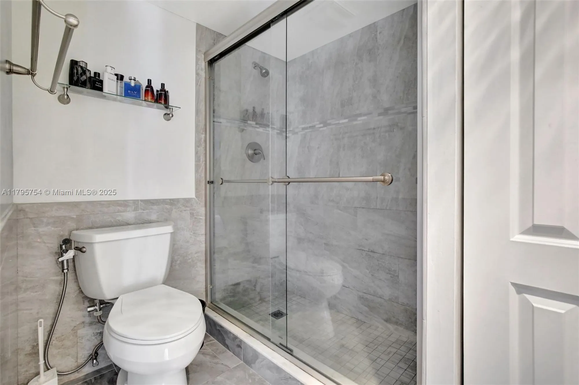 Property Slideshow image 28 of 38 | 900 sw 125th way r312, Pembroke Pines, FL, 33027