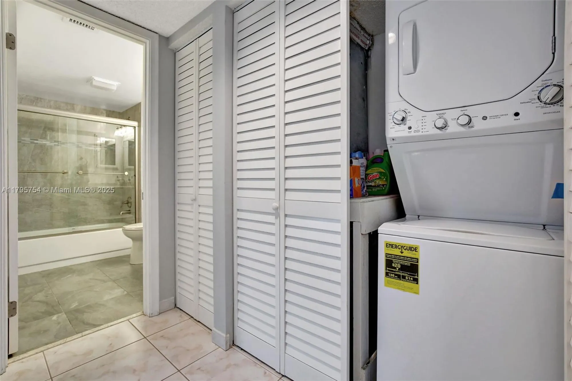 Property Slideshow image 30 of 38 | 900 sw 125th way r312, Pembroke Pines, FL, 33027