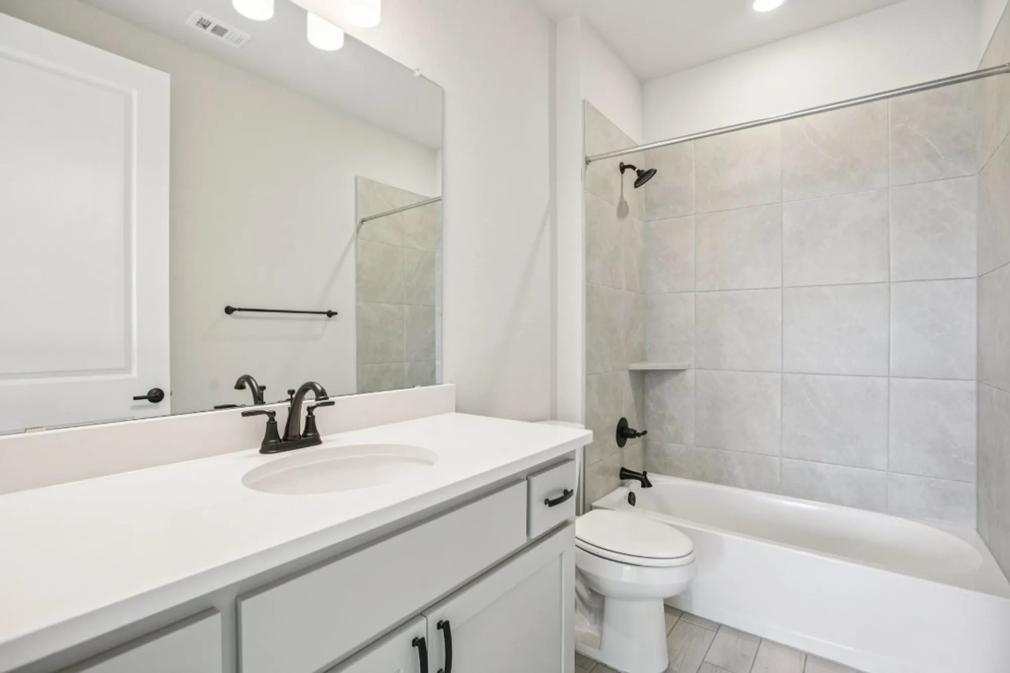 Property Slideshow image 11 of 30 | 140 antoinette way unit 102, San Marcos, TX, 78666