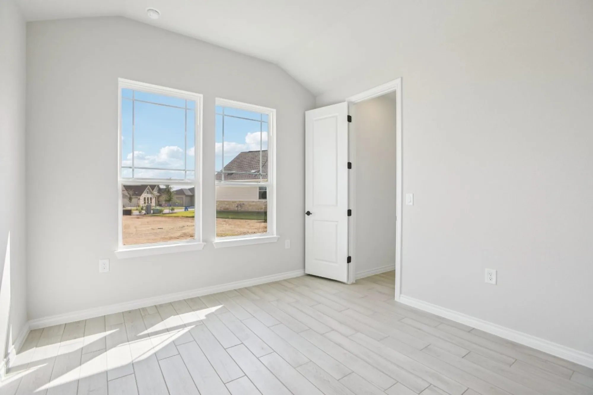 Property Slideshow image 13 of 30 | 140 antoinette way unit 102, San Marcos, TX, 78666