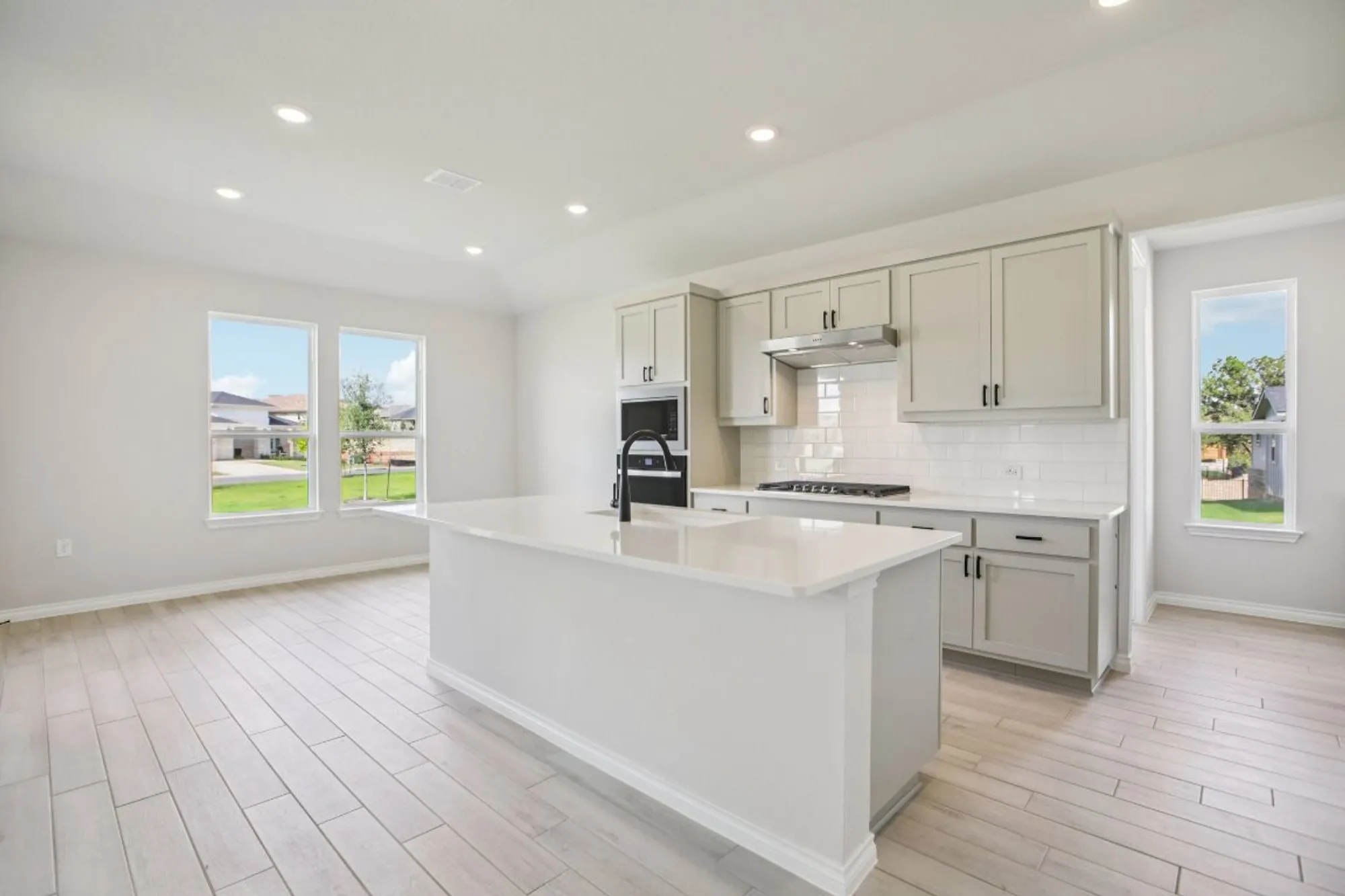 Property Slideshow image 6 of 30 | 140 antoinette way unit 102, San Marcos, TX, 78666