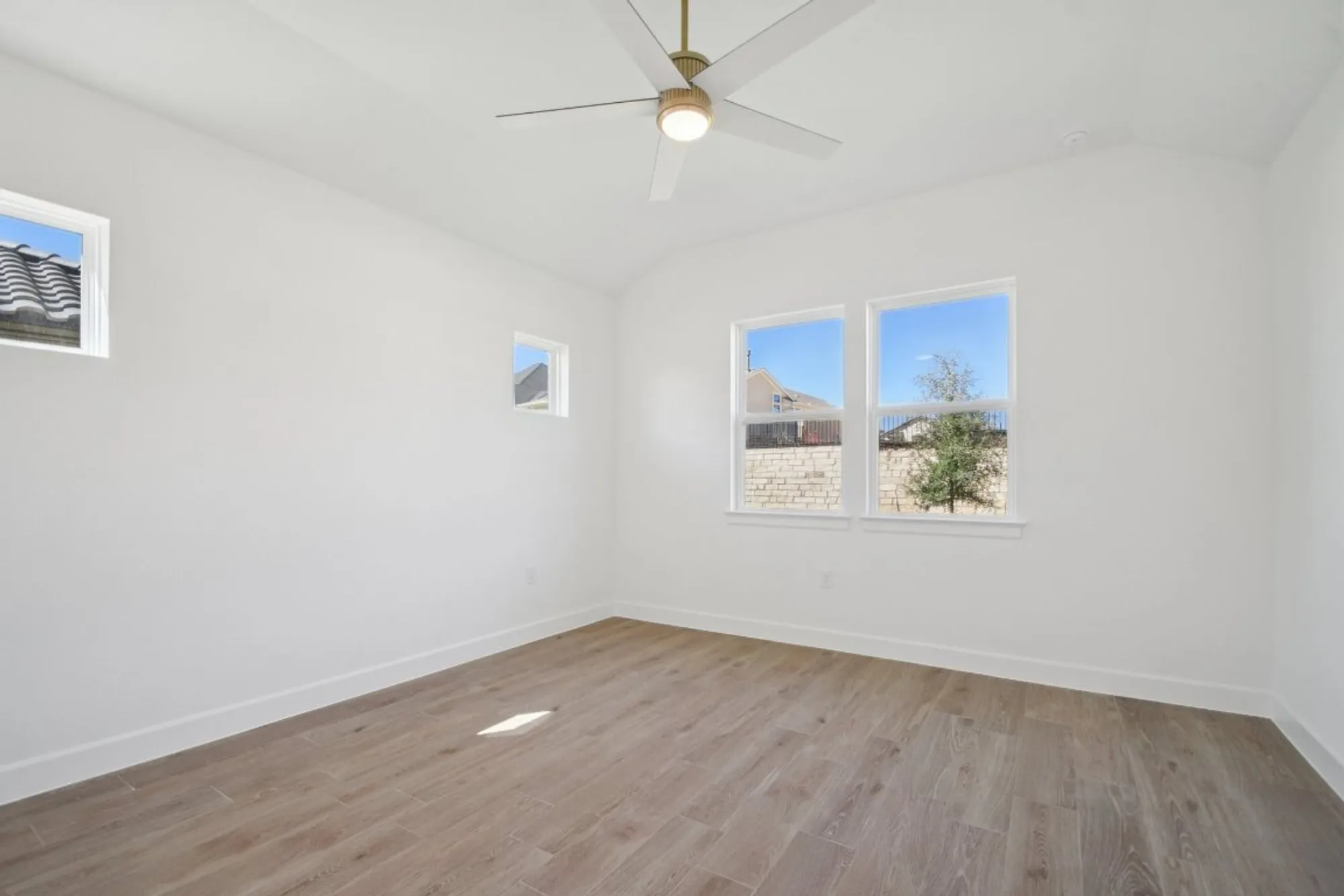 Property Slideshow image 13 of 22 | 1528 dancing oak ln, San Marcos, TX, 78666