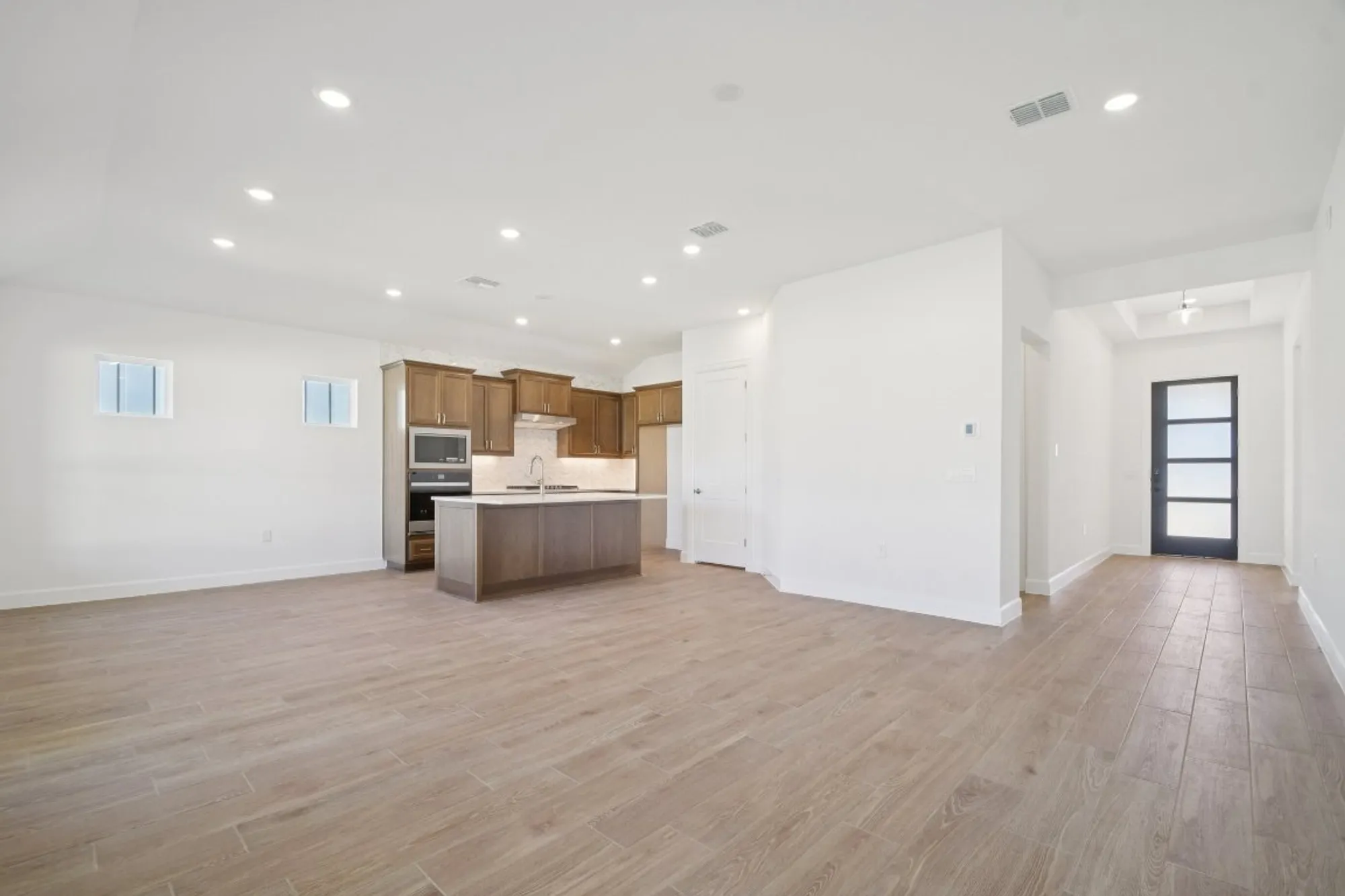 Property Slideshow image 4 of 22 | 1528 dancing oak ln, San Marcos, TX, 78666