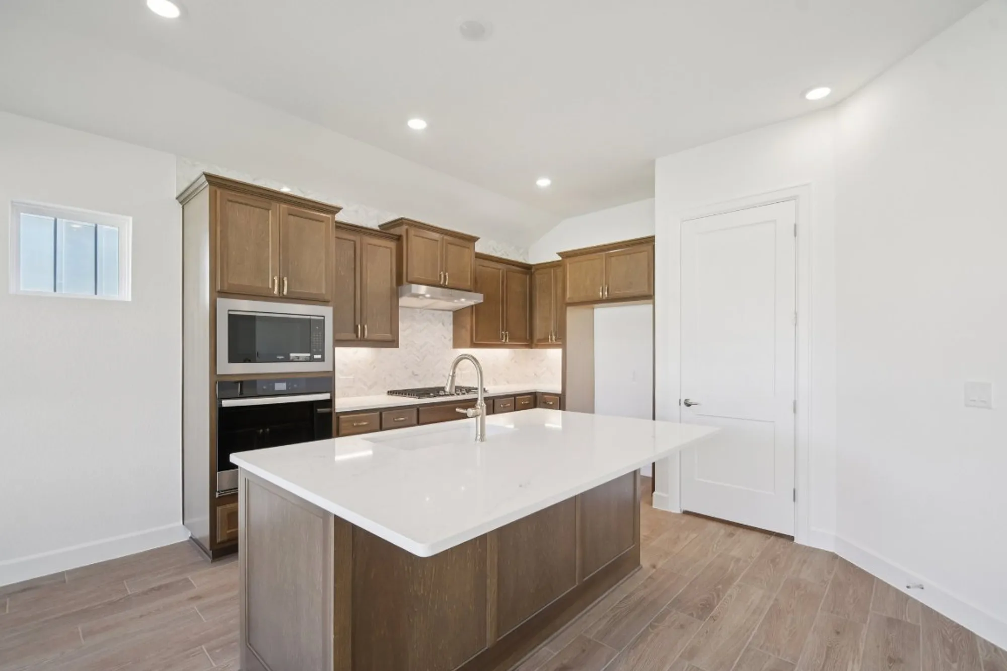 Property Slideshow image 6 of 22 | 1528 dancing oak ln, San Marcos, TX, 78666