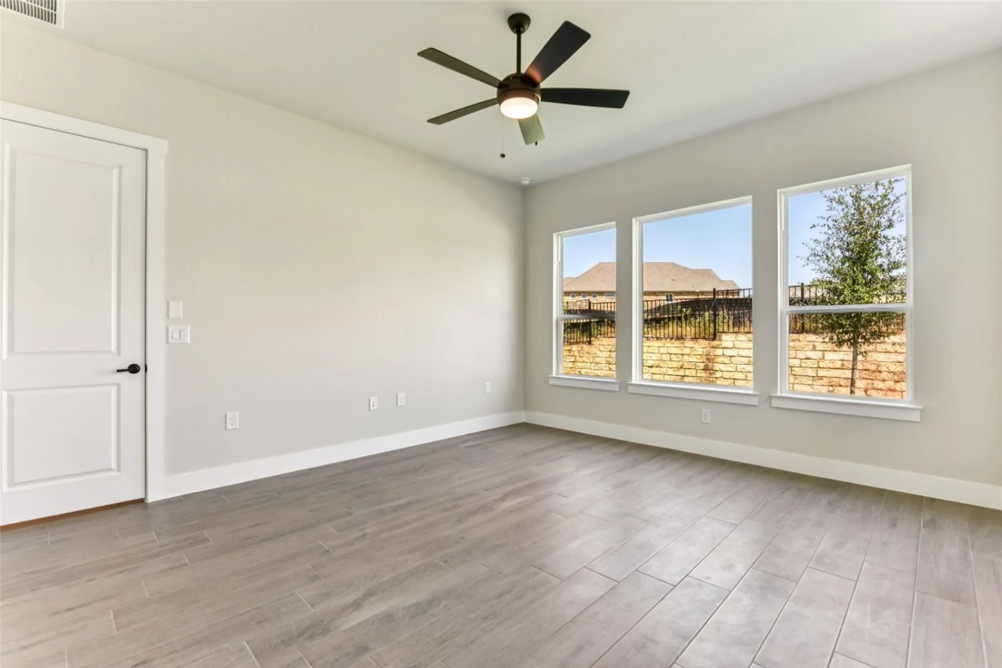 Property Slideshow image 14 of 27 | 1628 dancing oak ln, San Marcos, TX, 78666