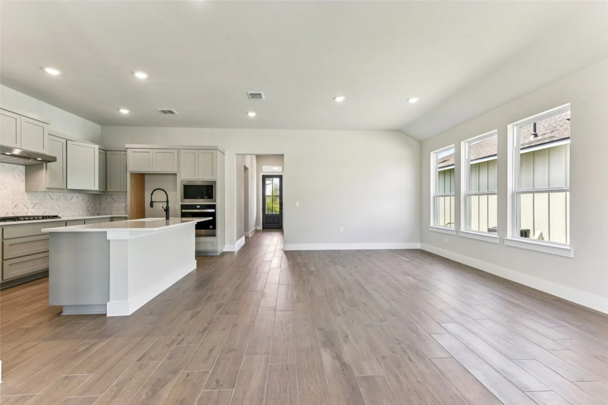 Property Slideshow image 4 of 27 | 1628 dancing oak ln, San Marcos, TX, 78666