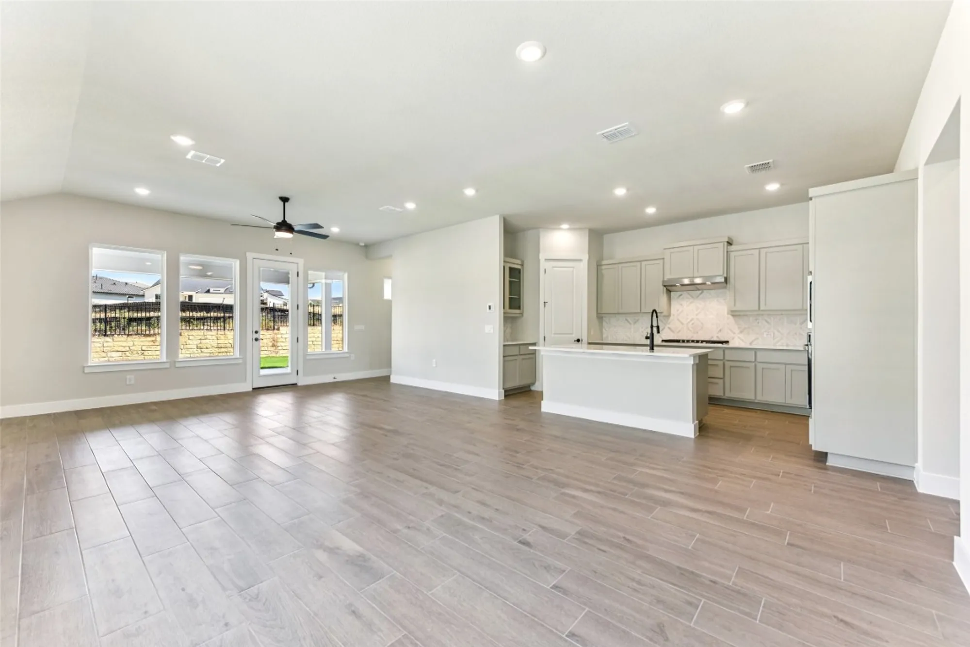 Property Slideshow image 8 of 27 | 1628 dancing oak ln, San Marcos, TX, 78666