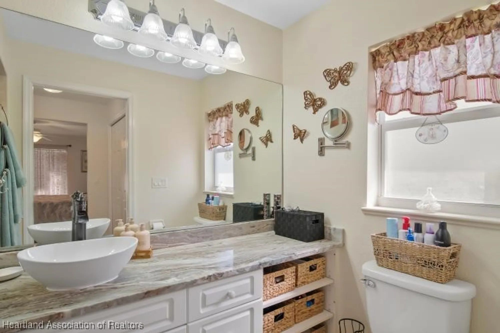 Property Slideshow image 19 of 36 | 2033 ashley oaks cir, Sebring, FL, 33870