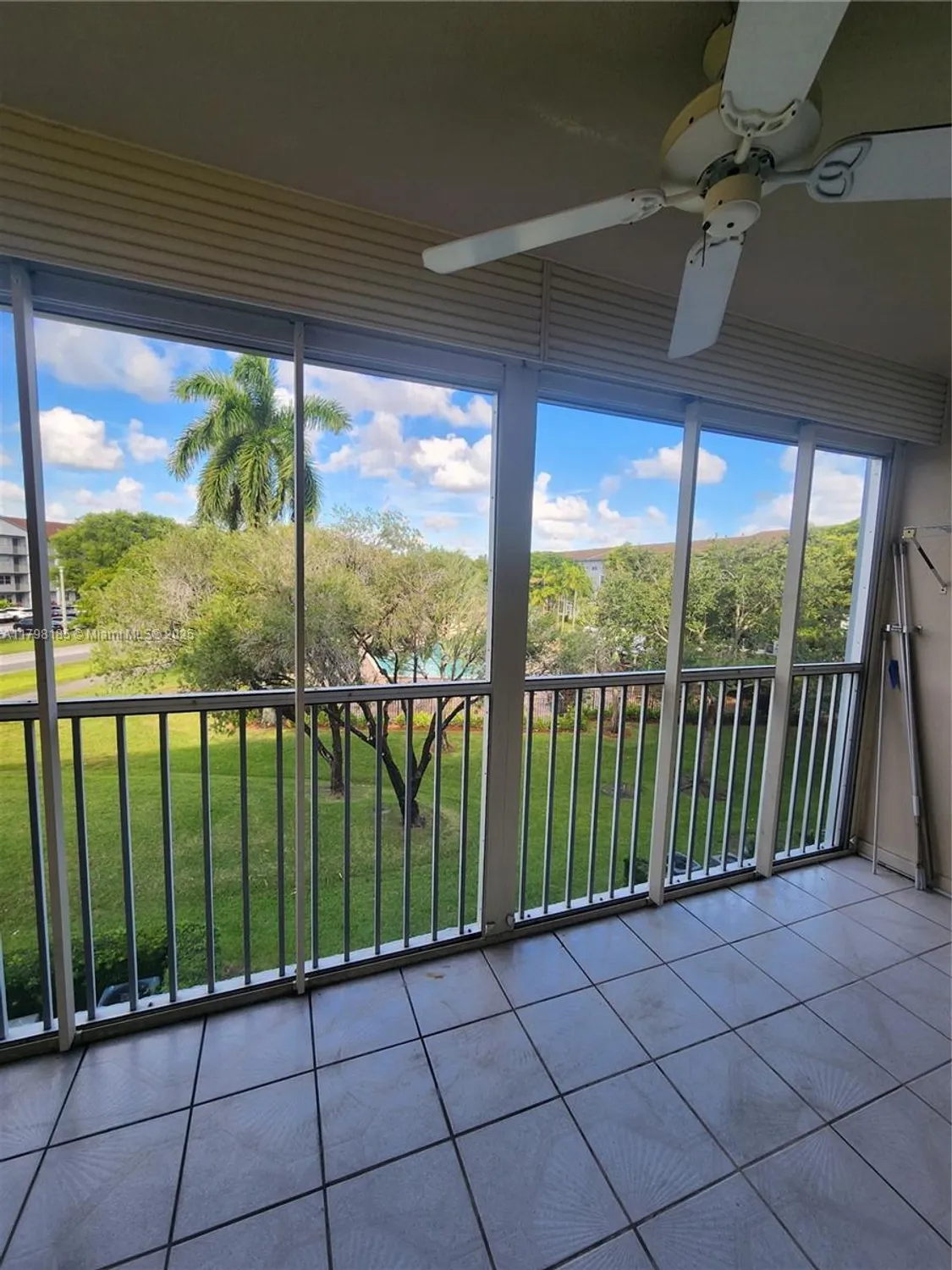 Property Slideshow image 13 of 24 | 1401 sw 128th ter apt 305h, Pembroke Pines, FL, 33027