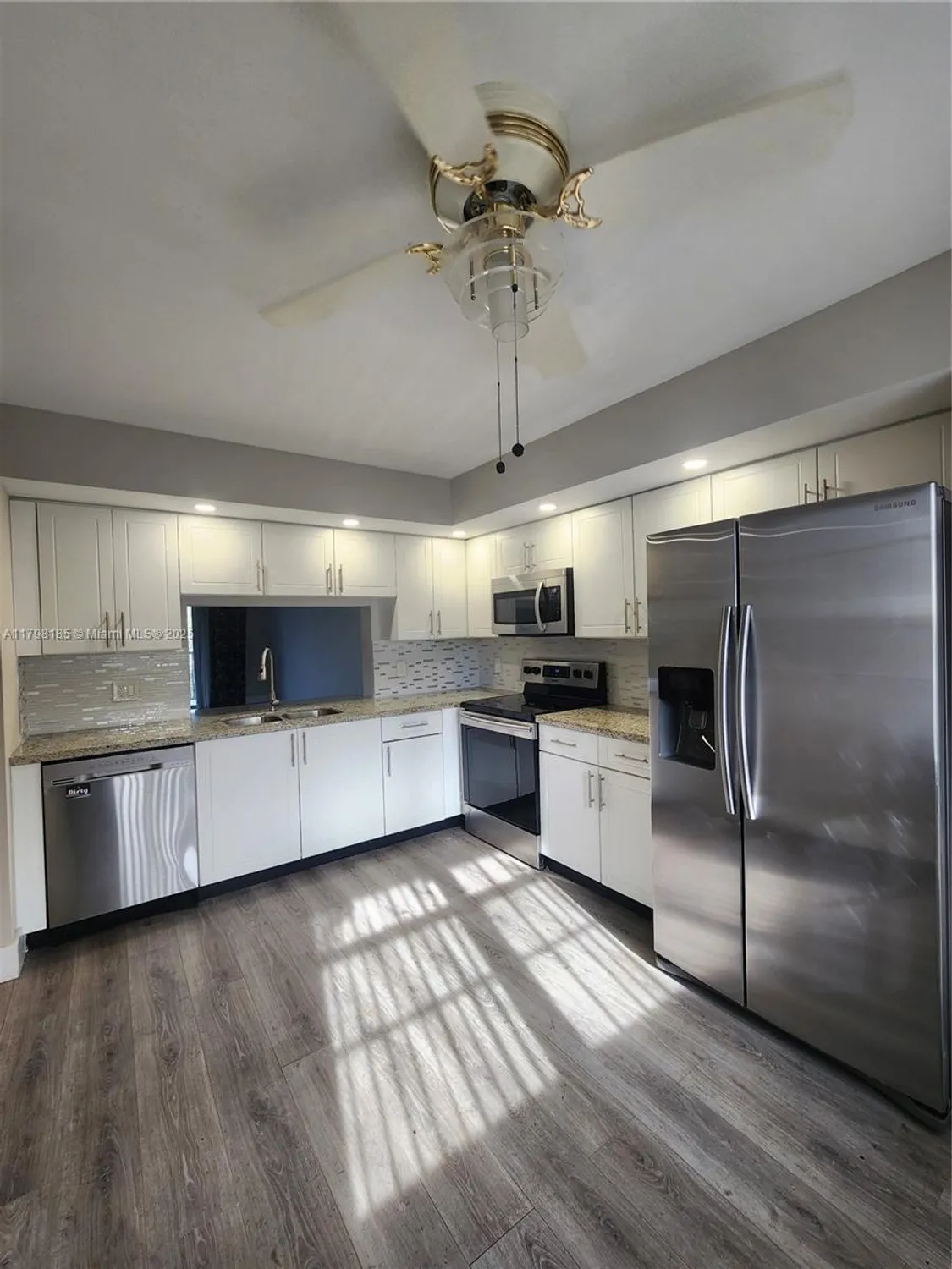 Property Slideshow image 4 of 24 | 1401 sw 128th ter apt 305h, Pembroke Pines, FL, 33027