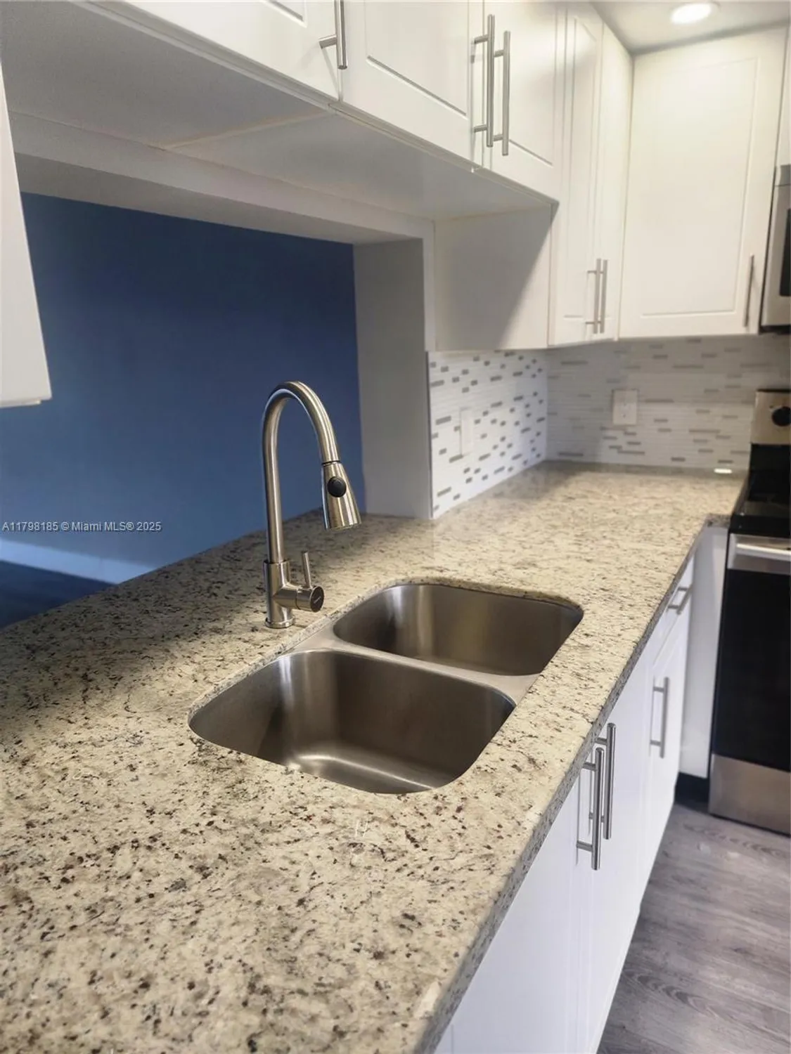 Property Slideshow image 6 of 24 | 1401 sw 128th ter apt 305h, Pembroke Pines, FL, 33027