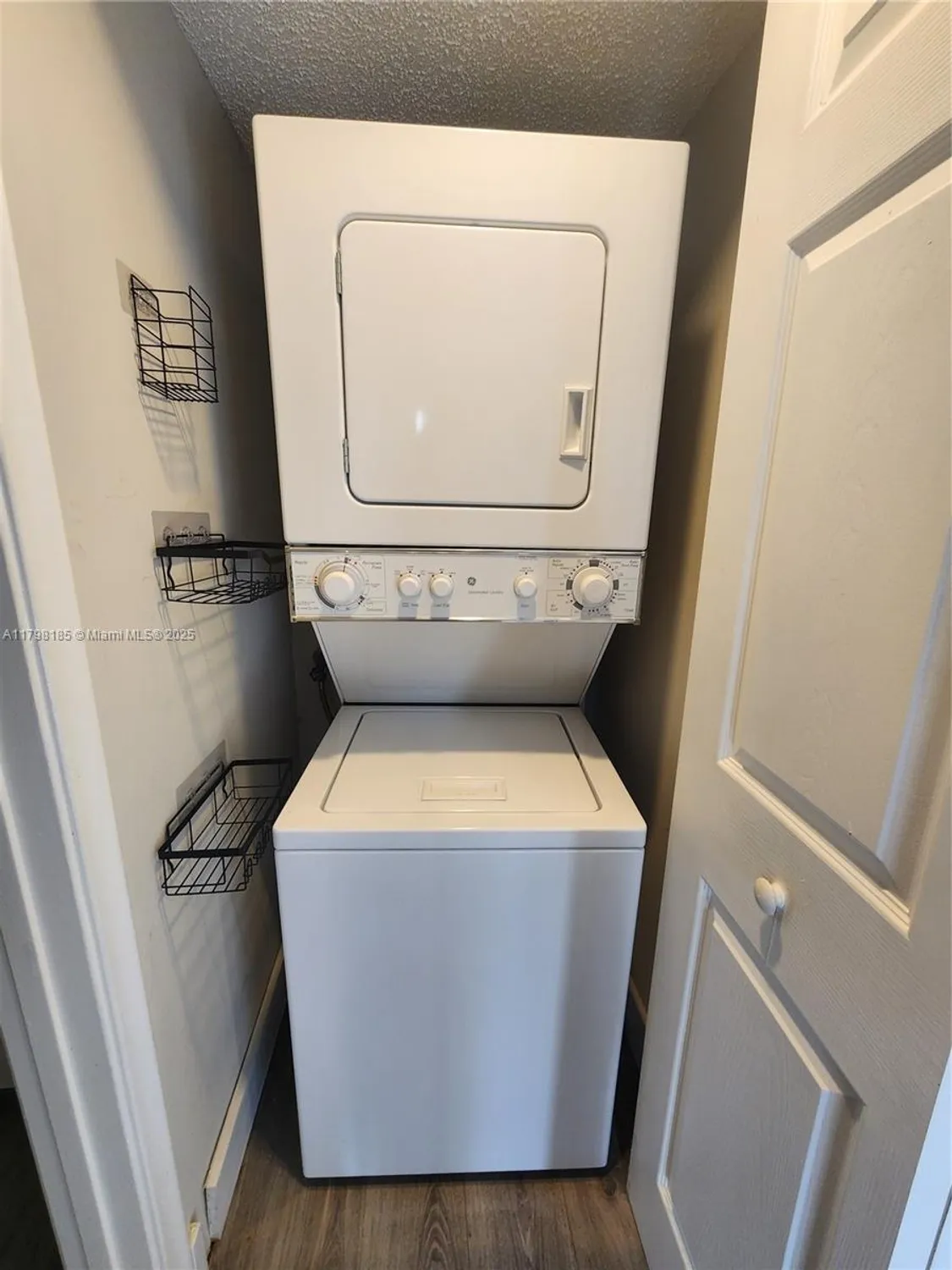 Property Slideshow image 8 of 24 | 1401 sw 128th ter apt 305h, Pembroke Pines, FL, 33027