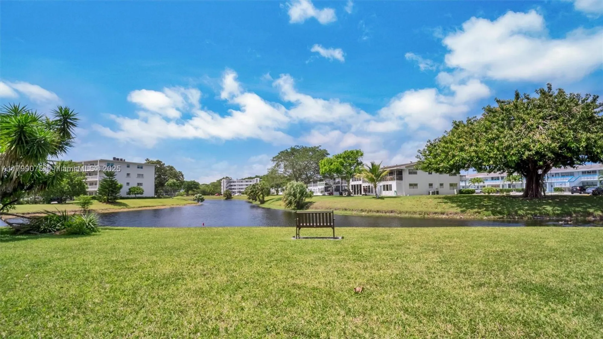 Property Slideshow image 11 of 42 | 3087 newport s # 3087, Deerfield Beach, FL, 33442