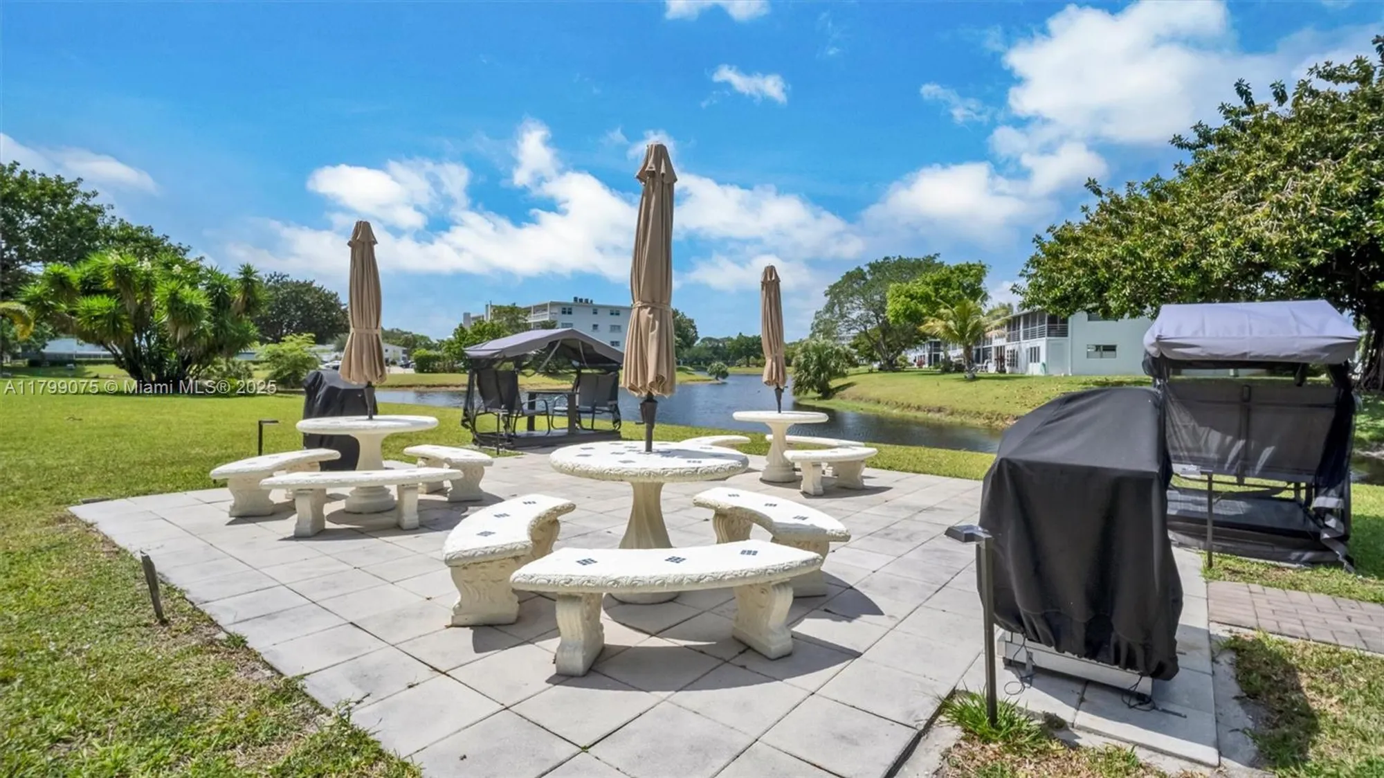 Property Slideshow image 13 of 42 | 3087 newport s # 3087, Deerfield Beach, FL, 33442