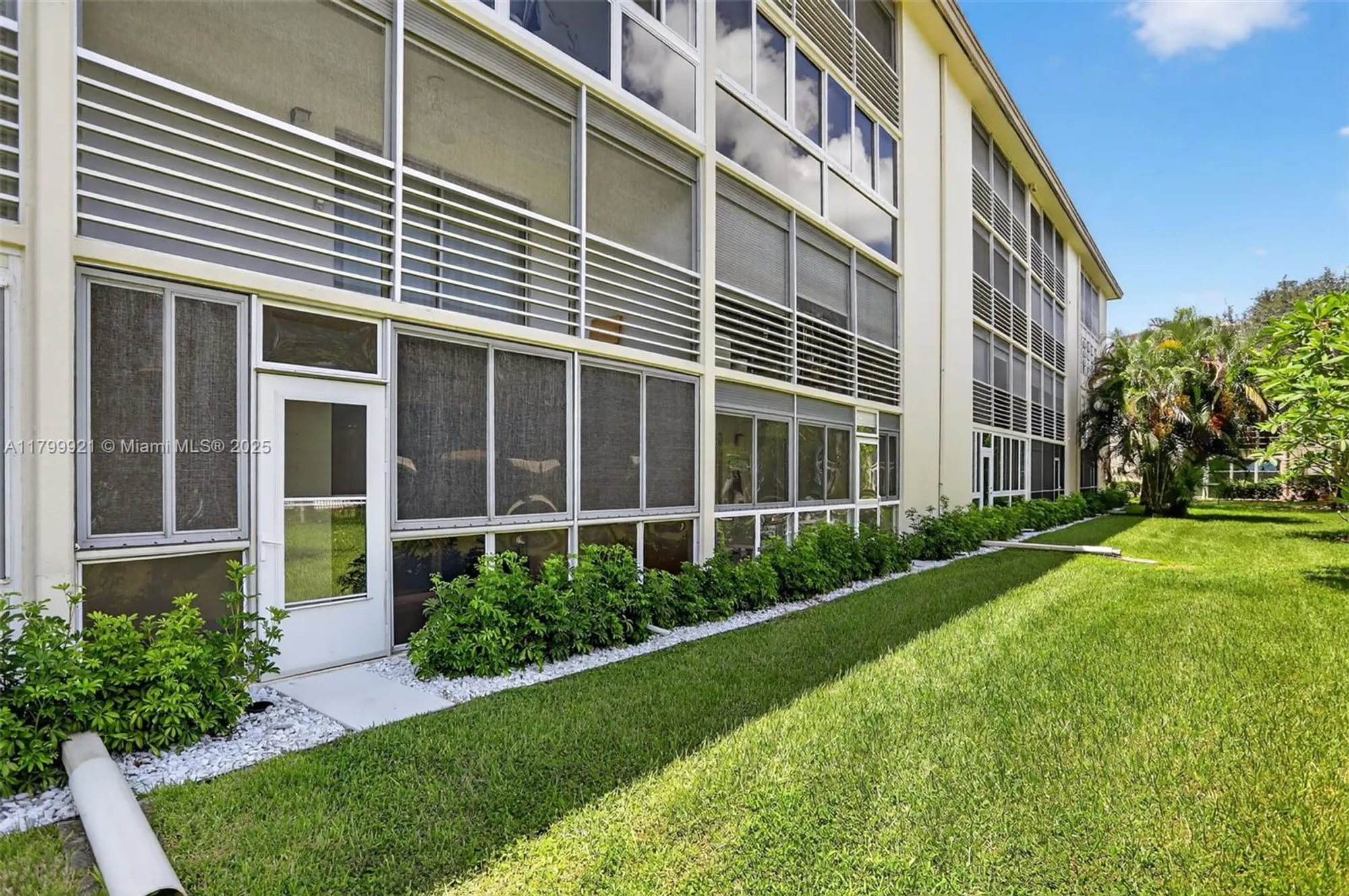 Property Slideshow image 16 of 56 | 2405 antigua cir e1, Coconut Creek, FL, 33066