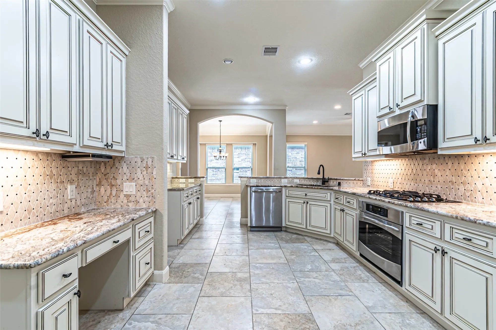 Property Slideshow image 15 of 50 | 19303 hamilton hills dr, Cypress, TX, 77433