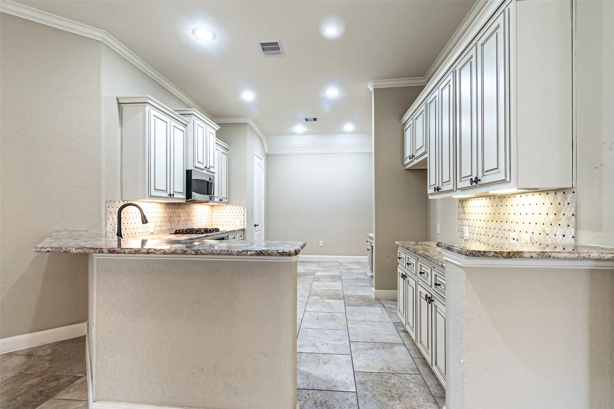 Property Slideshow image 12 of 50 | 19303 hamilton hills dr, Cypress, TX, 77433