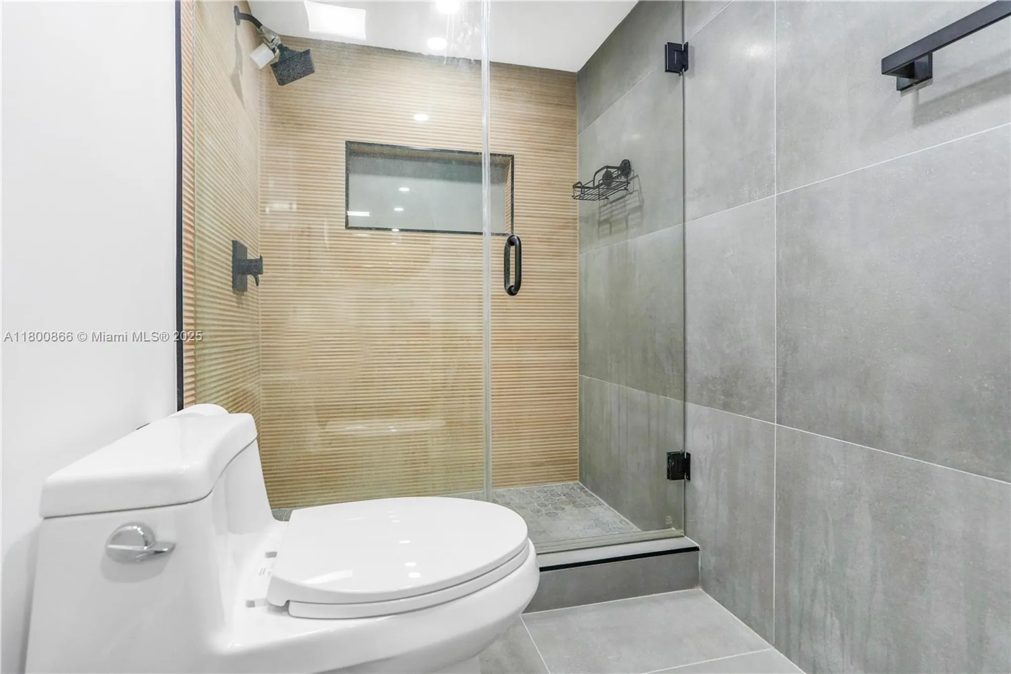 Property Slideshow image 10 of 58 | 1201 s ocean dr 404n, Hollywood, FL, 33019