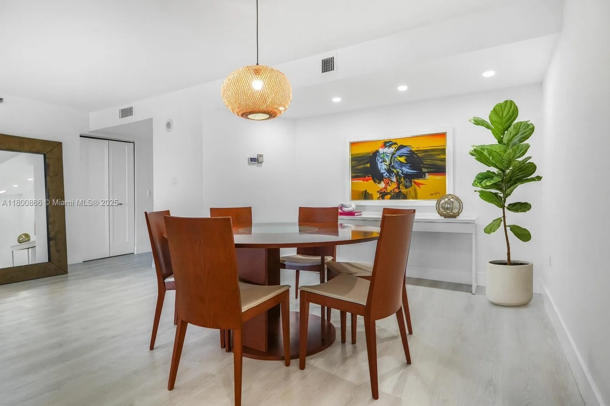 Property Slideshow image 13 of 58 | 1201 s ocean dr 404n, Hollywood, FL, 33019