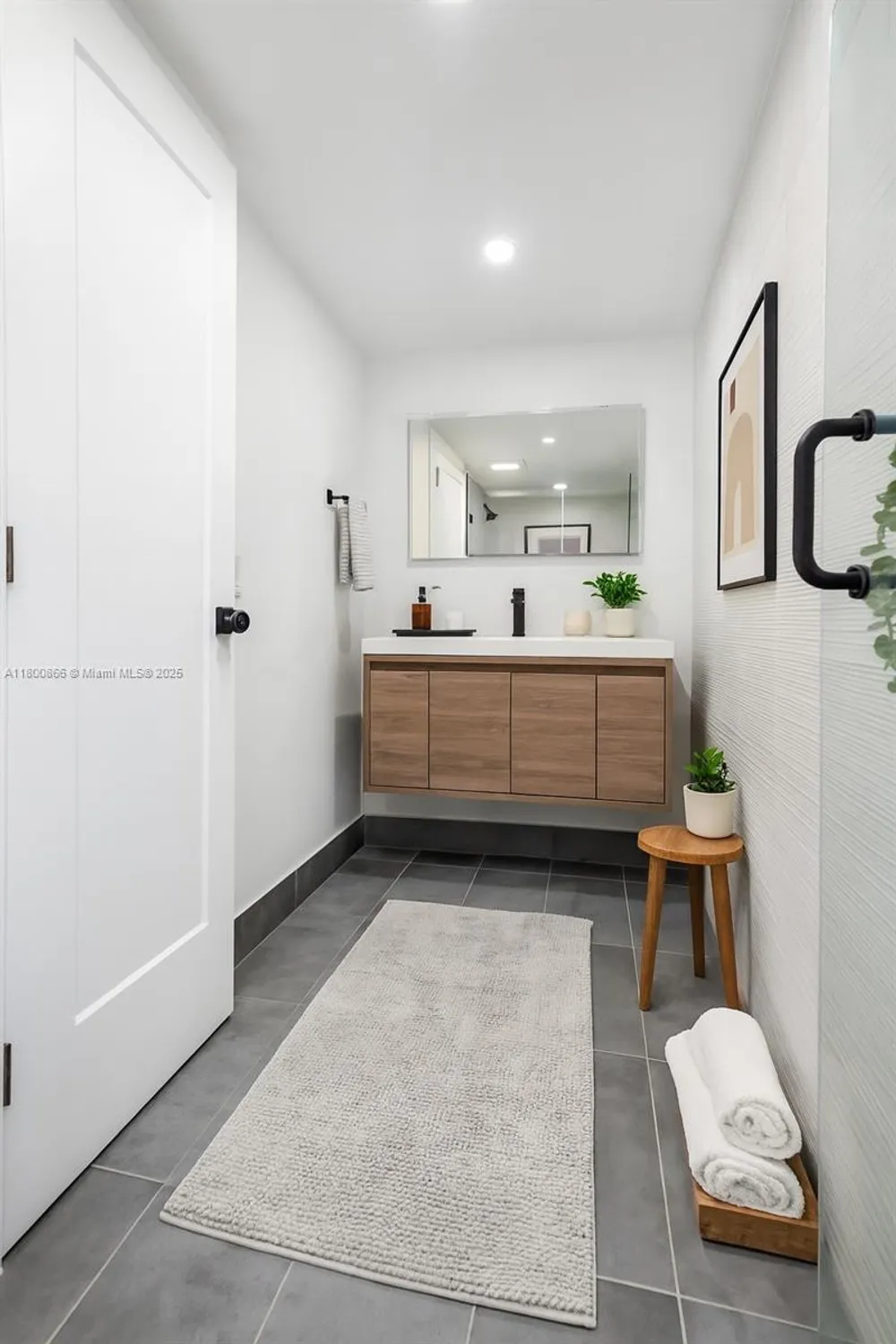 Property Slideshow image 41 of 58 | 1201 s ocean dr 404n, Hollywood, FL, 33019