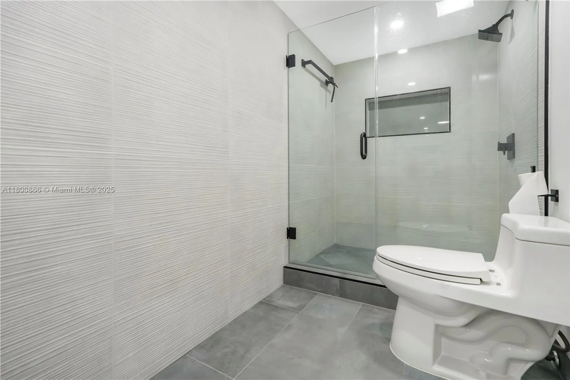 Property Slideshow image 42 of 58 | 1201 s ocean dr 404n, Hollywood, FL, 33019