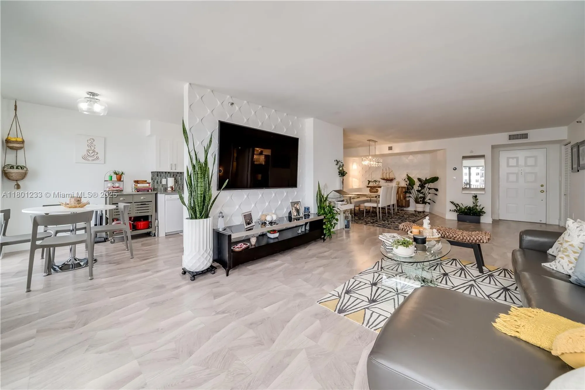 Property Slideshow image 13 of 84 | 1201 s ocean dr 1105n, Hollywood, FL, 33019