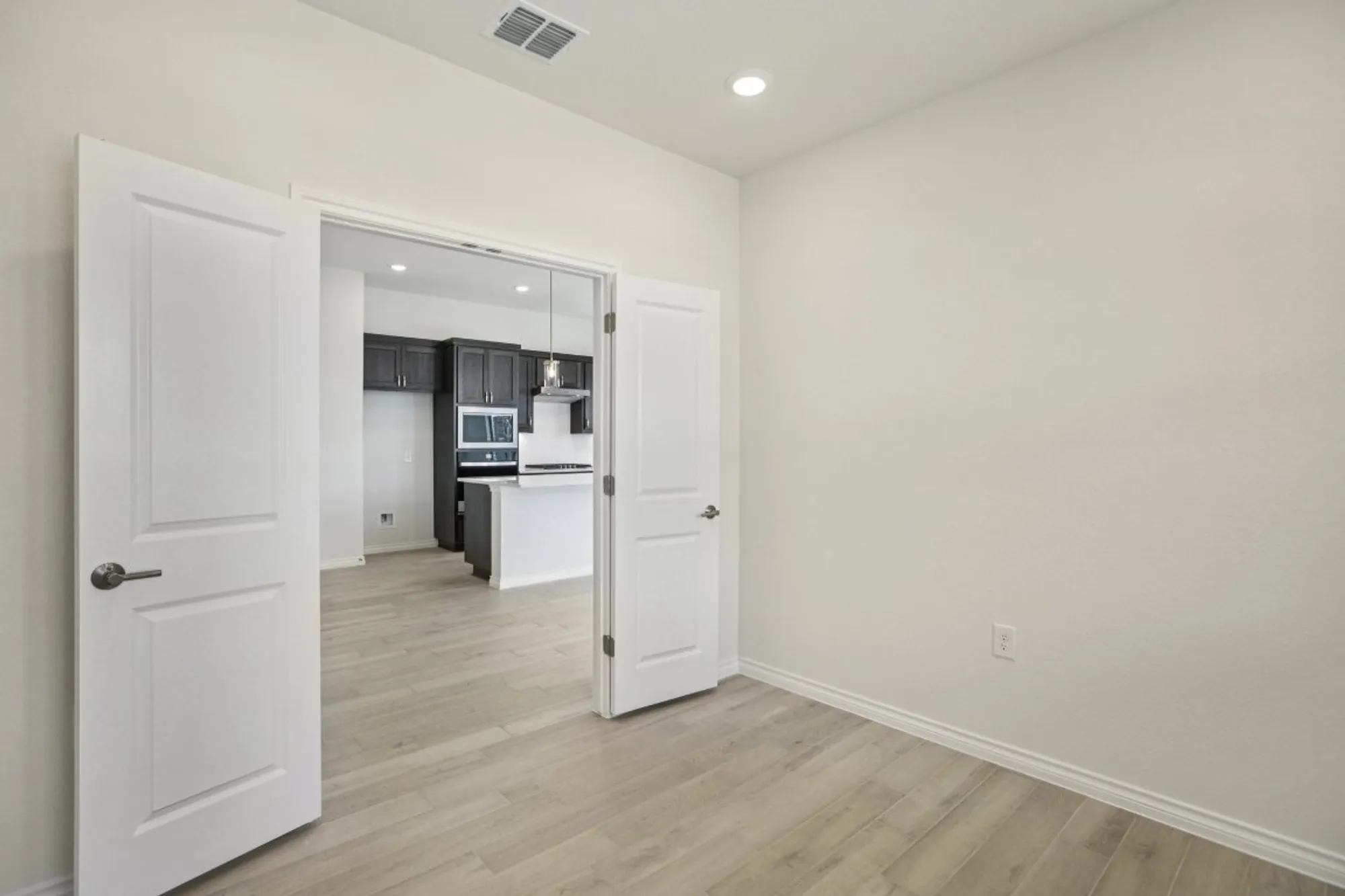 Property Slideshow image 12 of 33 | 139 stewart dr # 102, San Marcos, TX, 78666